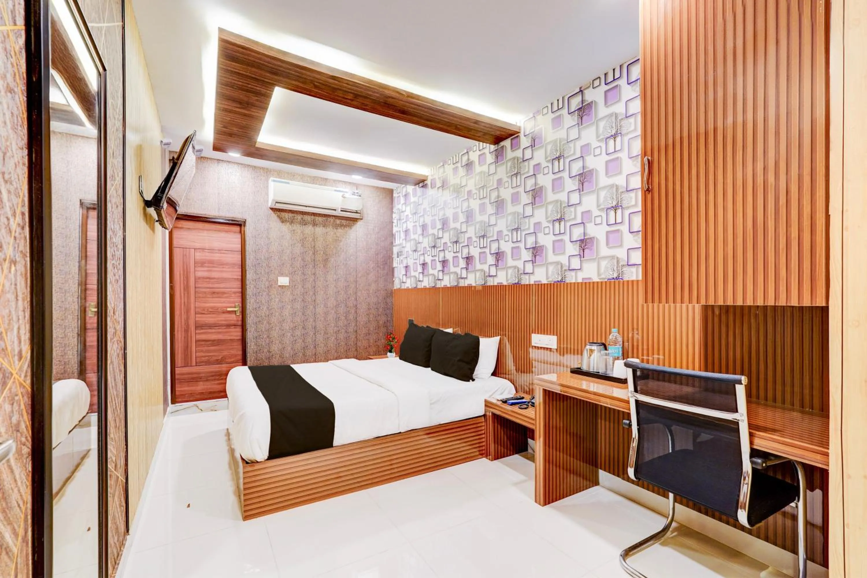 Bedroom, Bed in Super Collection O Kundrathur Near Murugan Temple