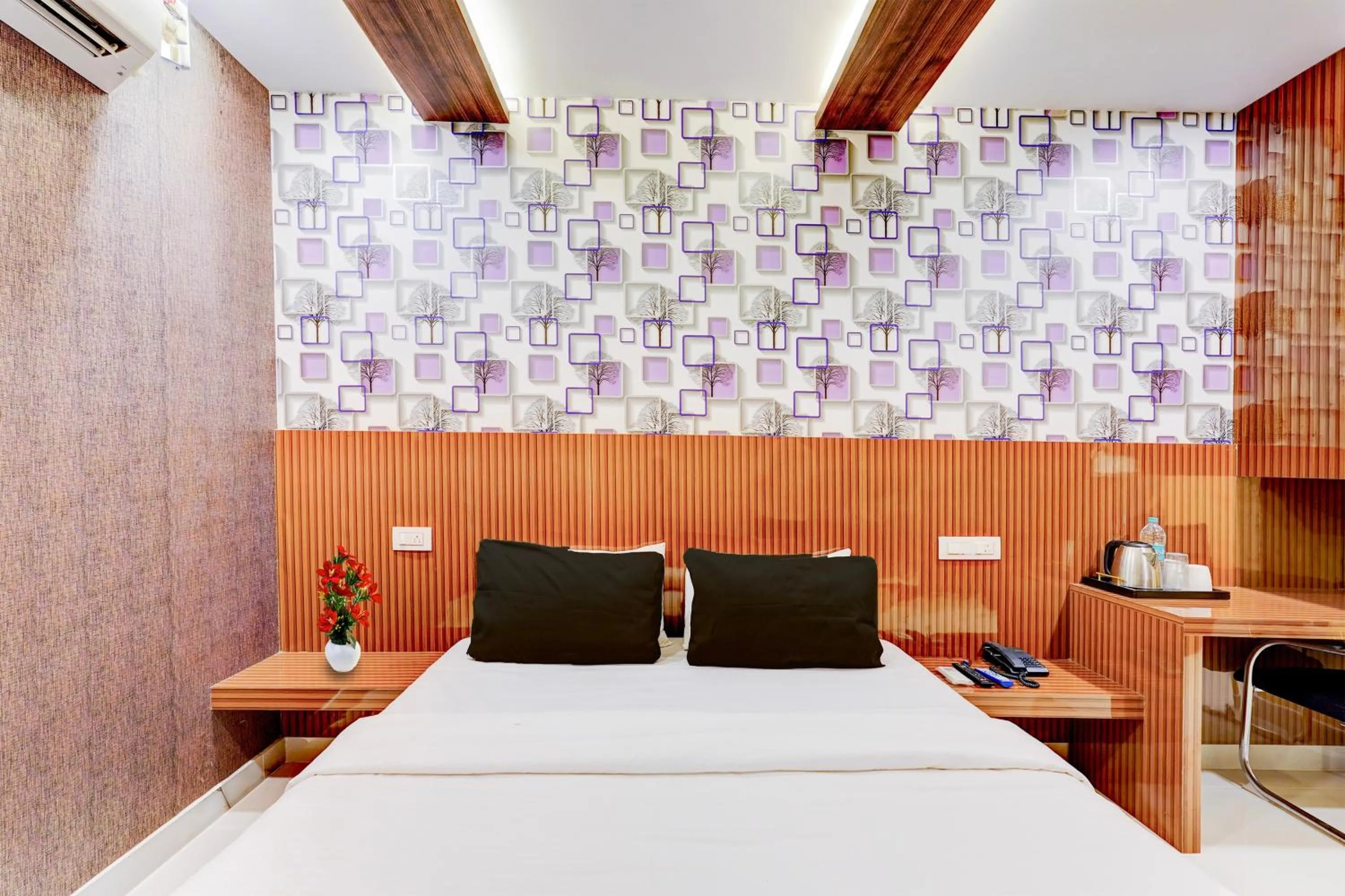 Bedroom, Bed in Super Collection O Kundrathur Near Murugan Temple