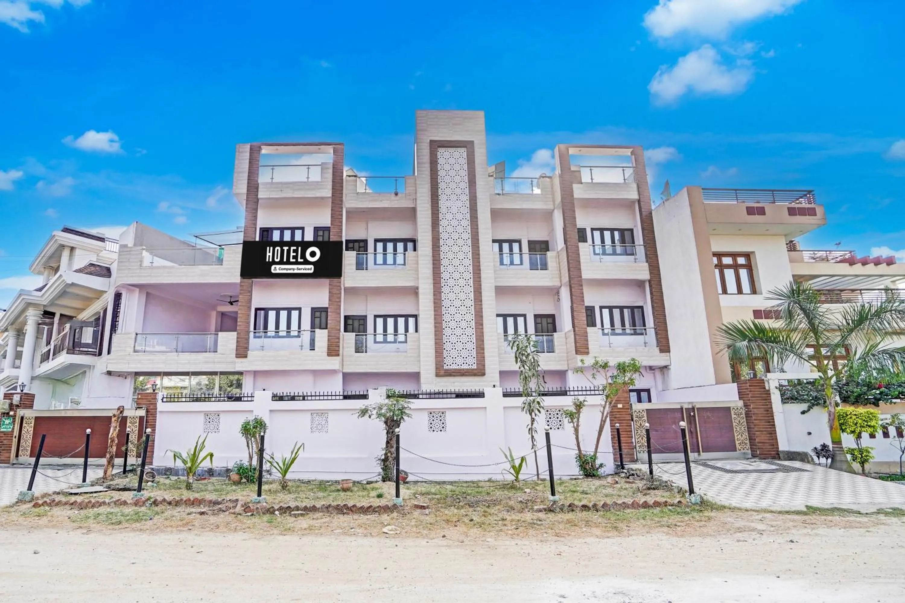 Super Hotel O Garden View Vrindavan Lucknow