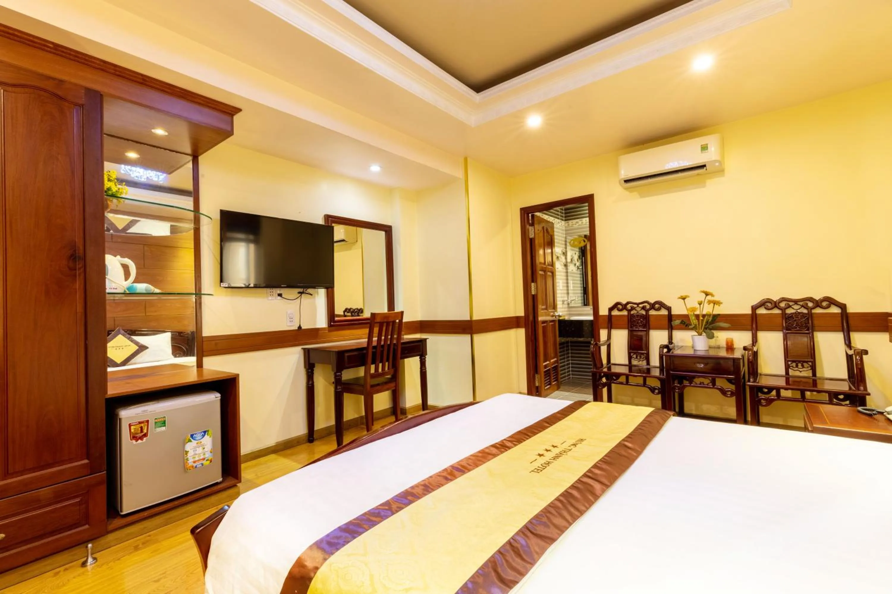 Bed in Hung Thanh Airport Hotel - Gần Siêu Thị Vincom