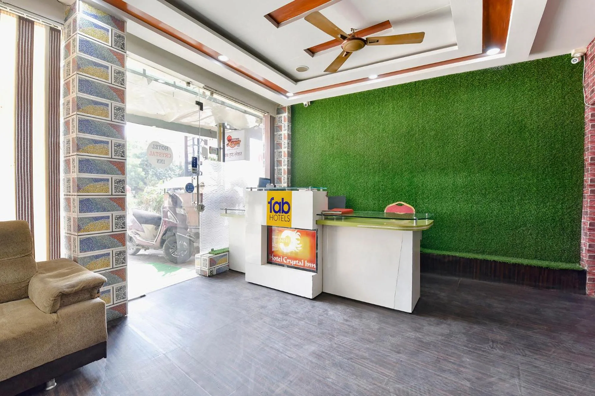 Lobby or reception in FabHotel Crystal Inn II - Paldi Char Rasta