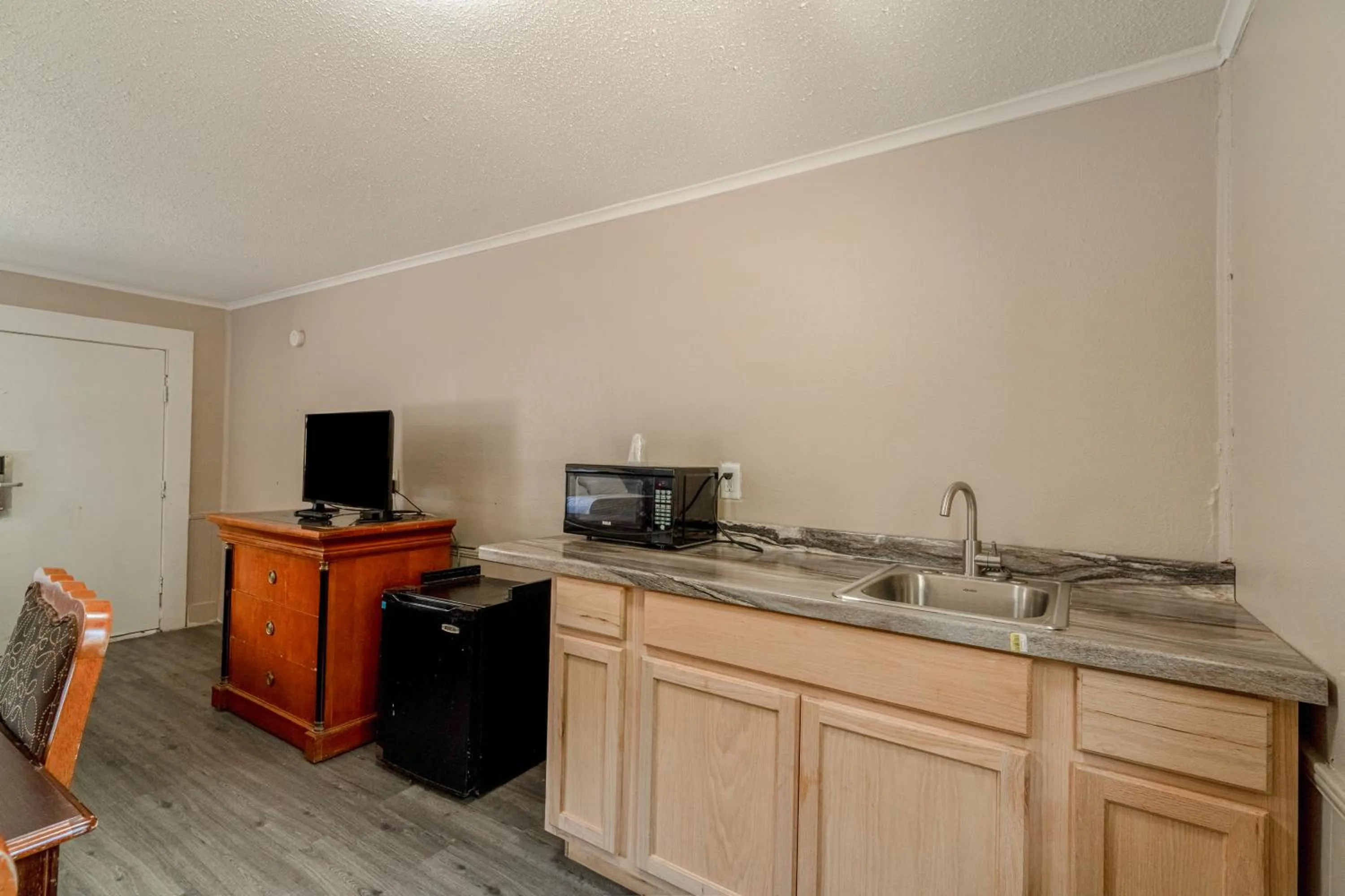 Area and facilities in Cypress Inn Motel By OYO West Monroe I-20