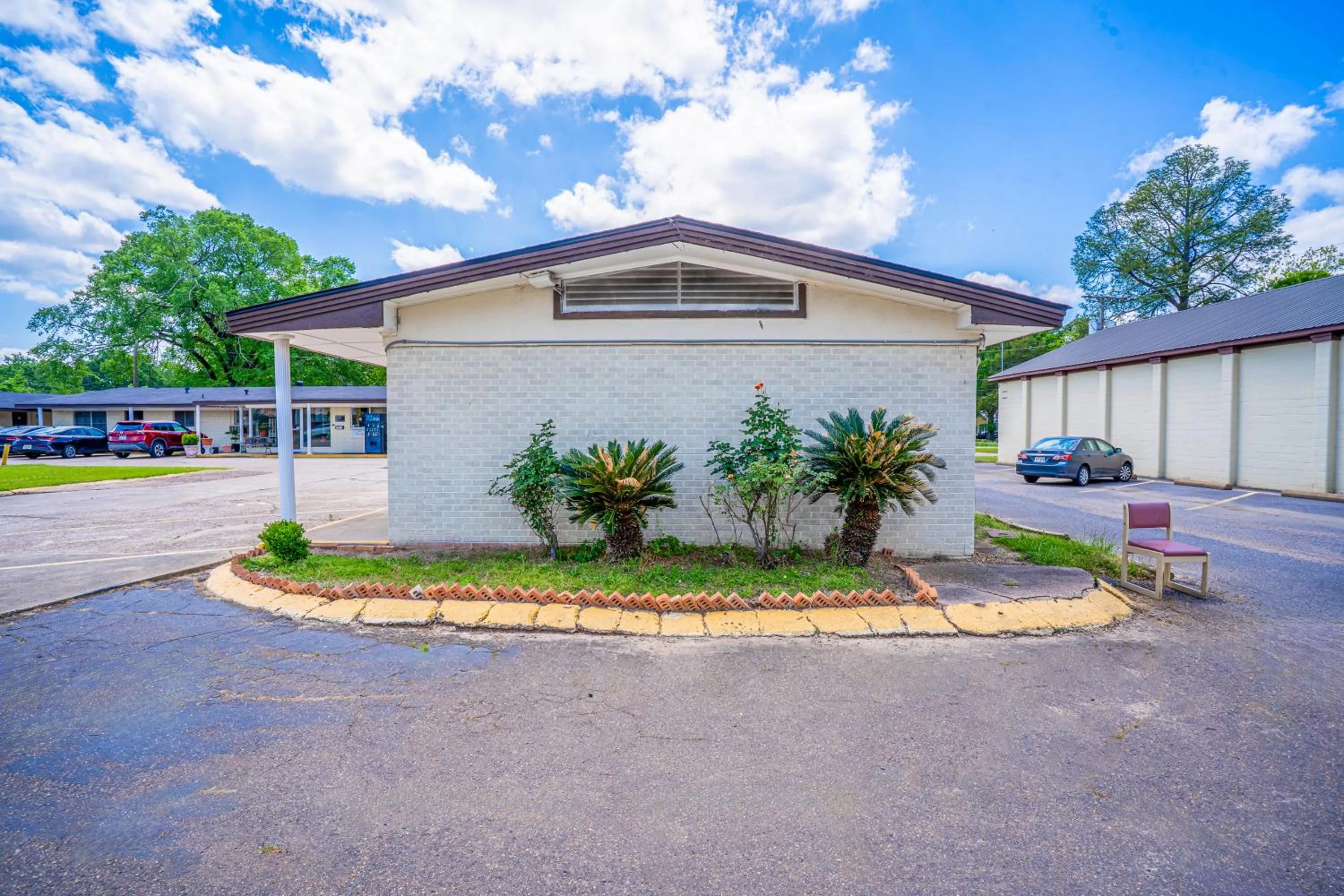 Property building in Cypress Inn Motel By OYO West Monroe I-20