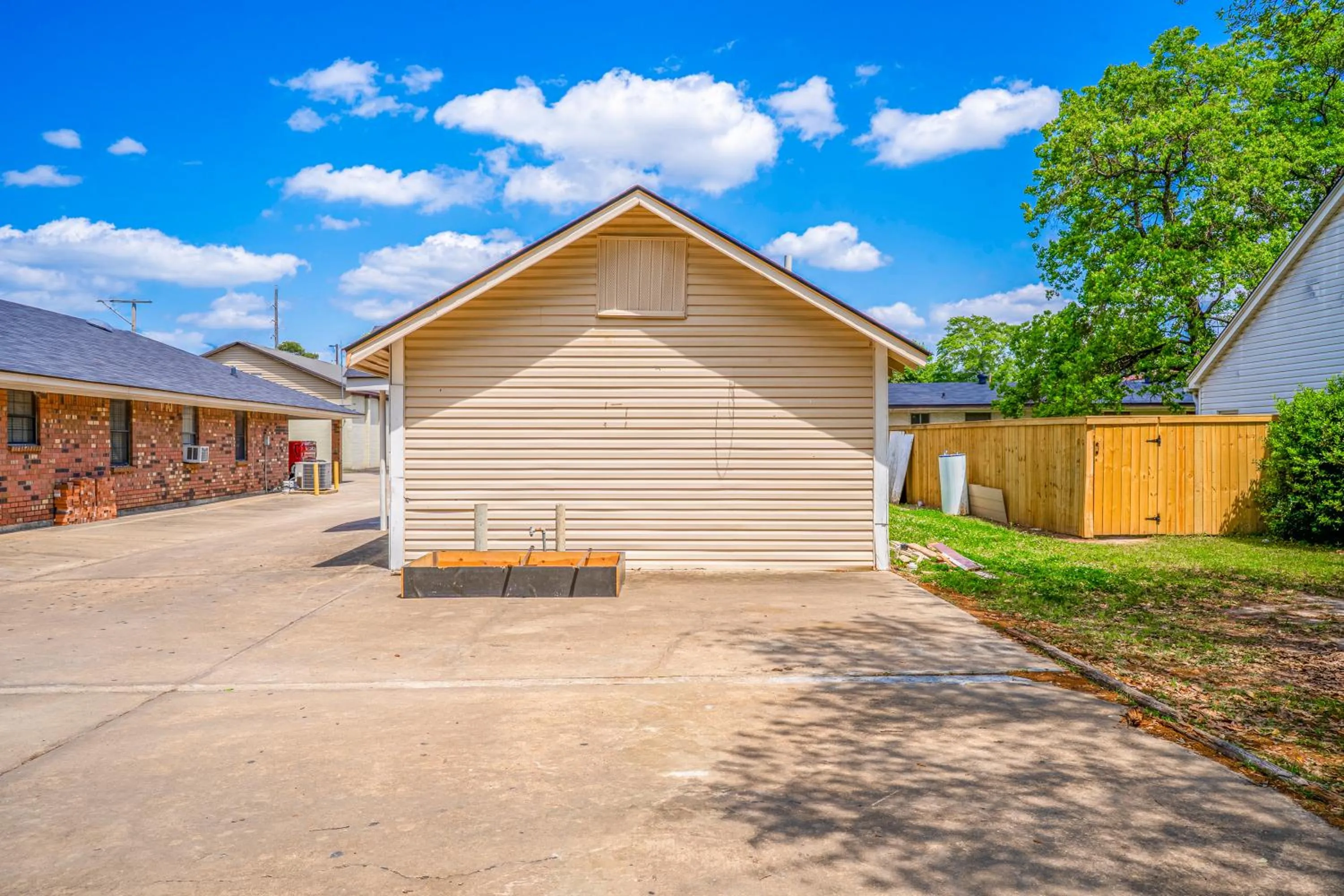 Property building in Cypress Inn Motel By OYO West Monroe I-20
