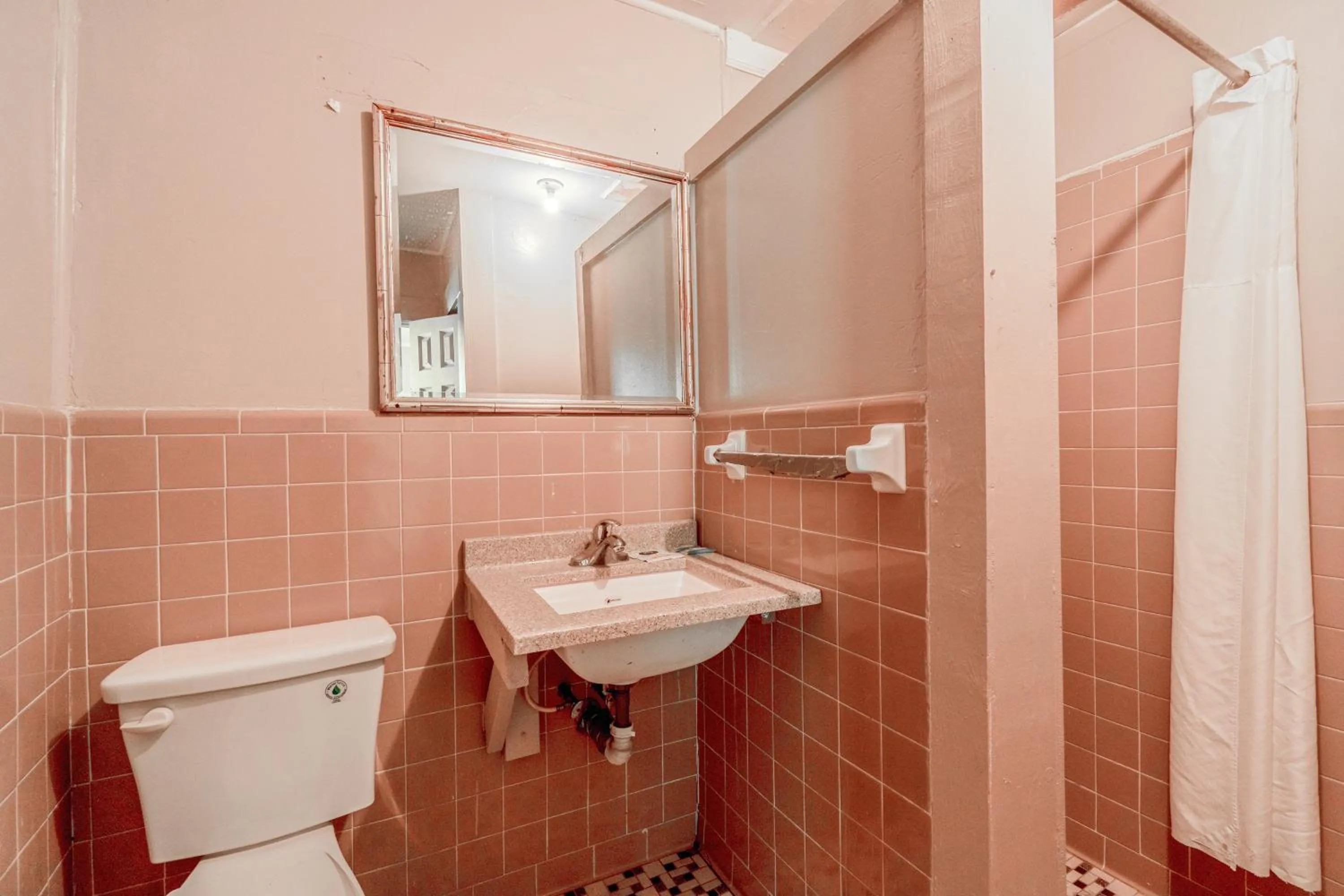 Bathroom in Cypress Inn Motel By OYO West Monroe I-20