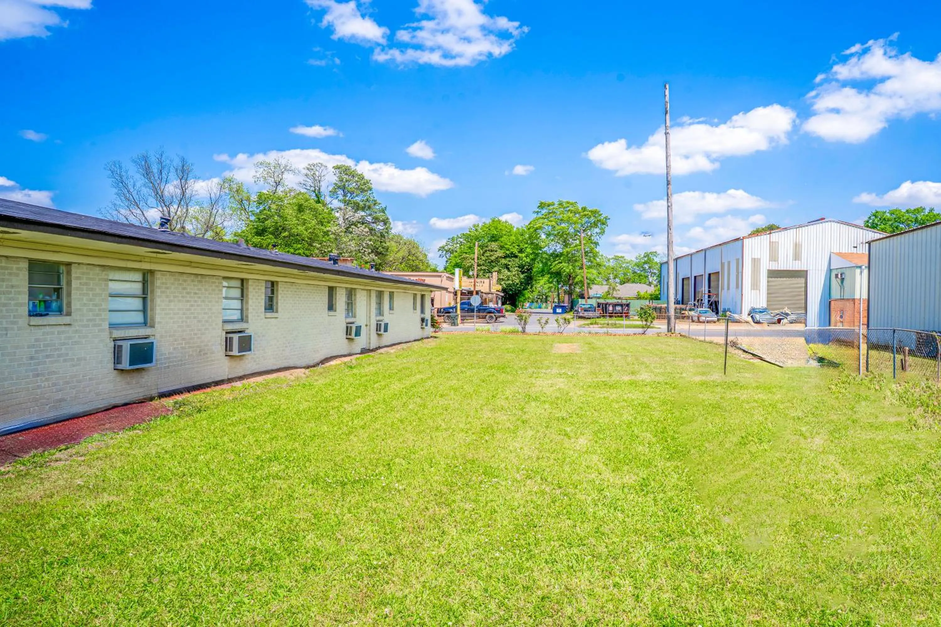Garden view in Cypress Inn Motel By OYO West Monroe I-20