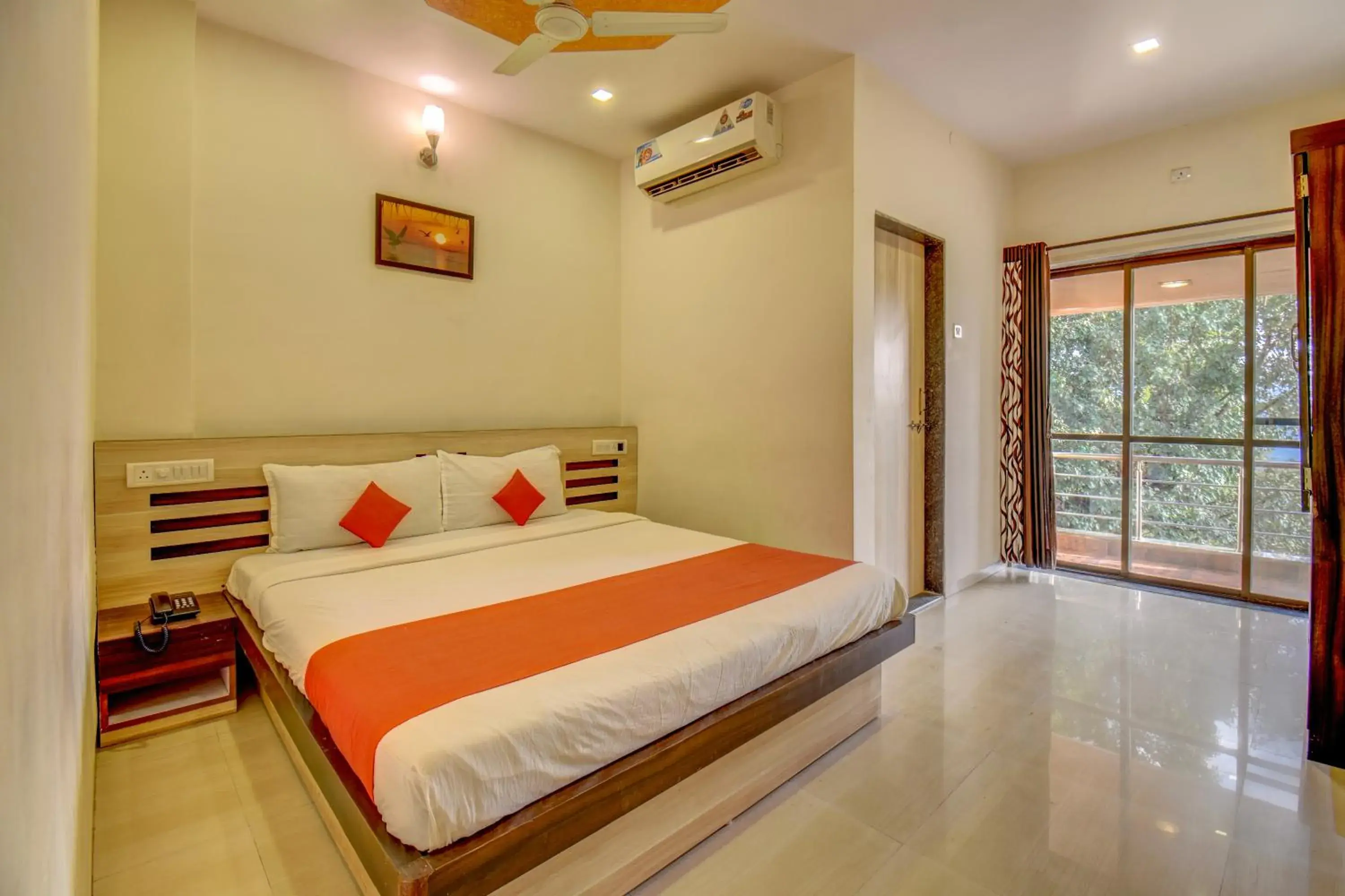 Double Room with Mountain View in JK Hotels & Spa, Mahabaleshwar Double Room with Mountain View in JK Hotels & Spa, Mahabaleshwar
