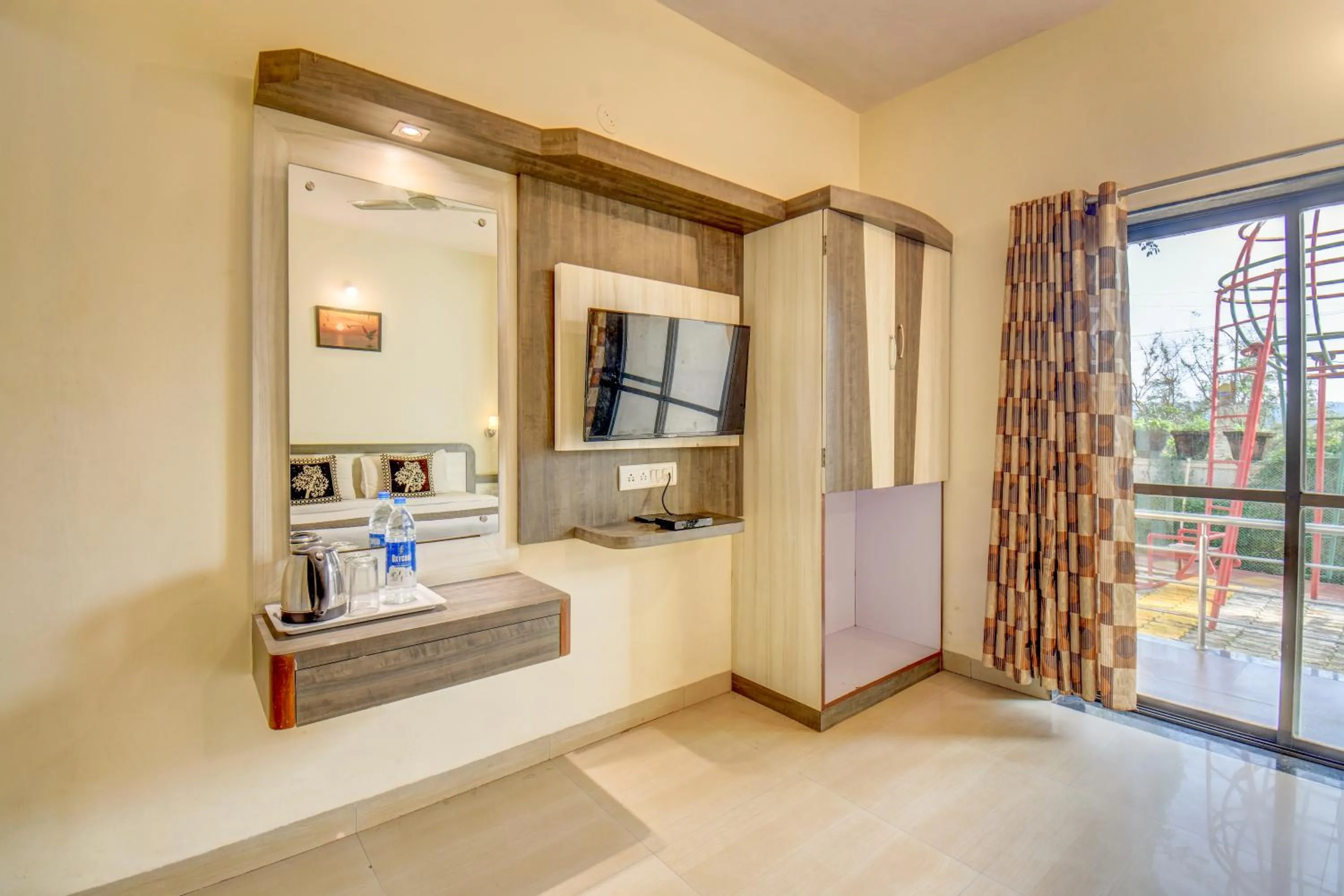 TV and multimedia in JK Hotels & Spa, Mahabaleshwar