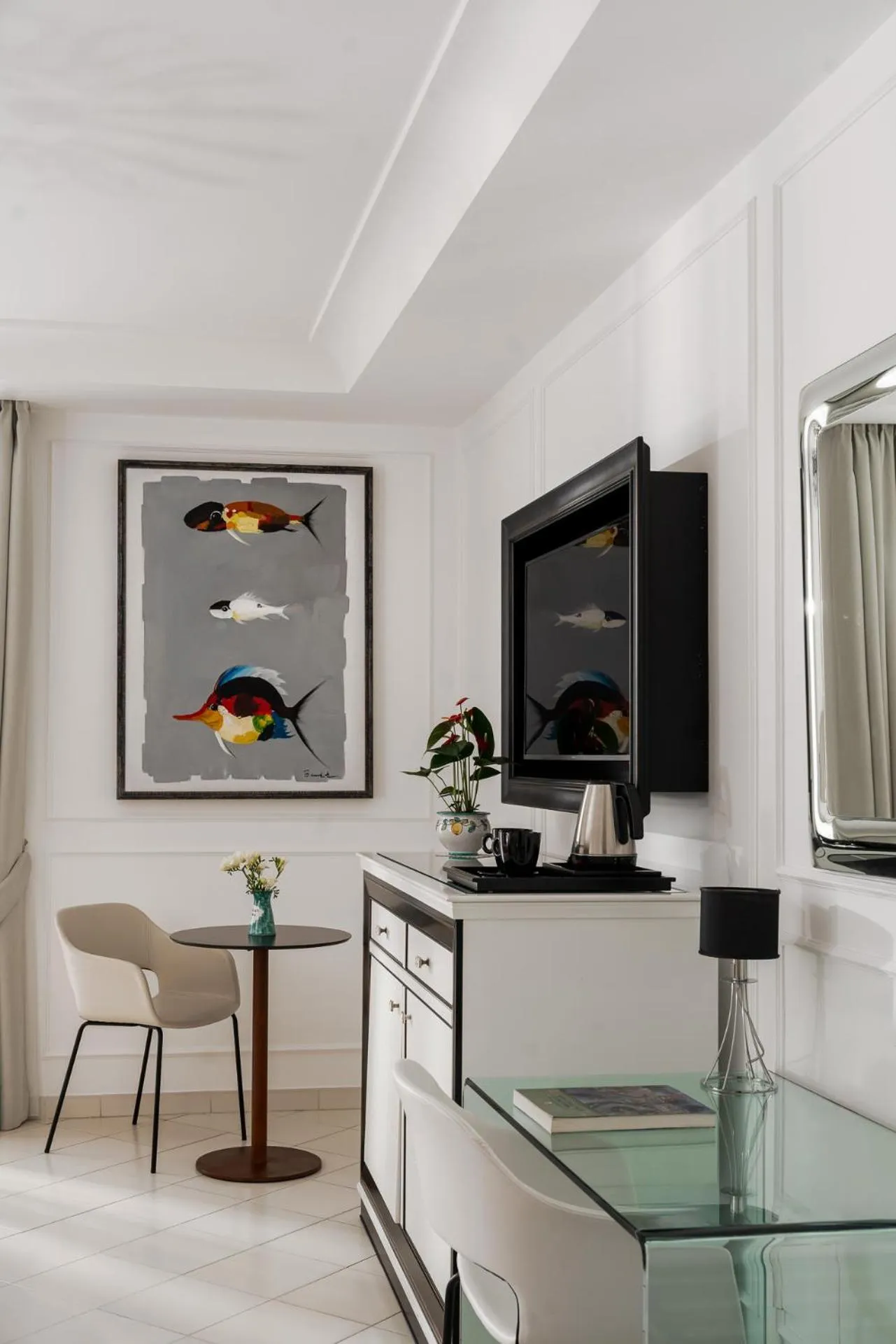 Photo of the whole room in Hotel Eden Roc