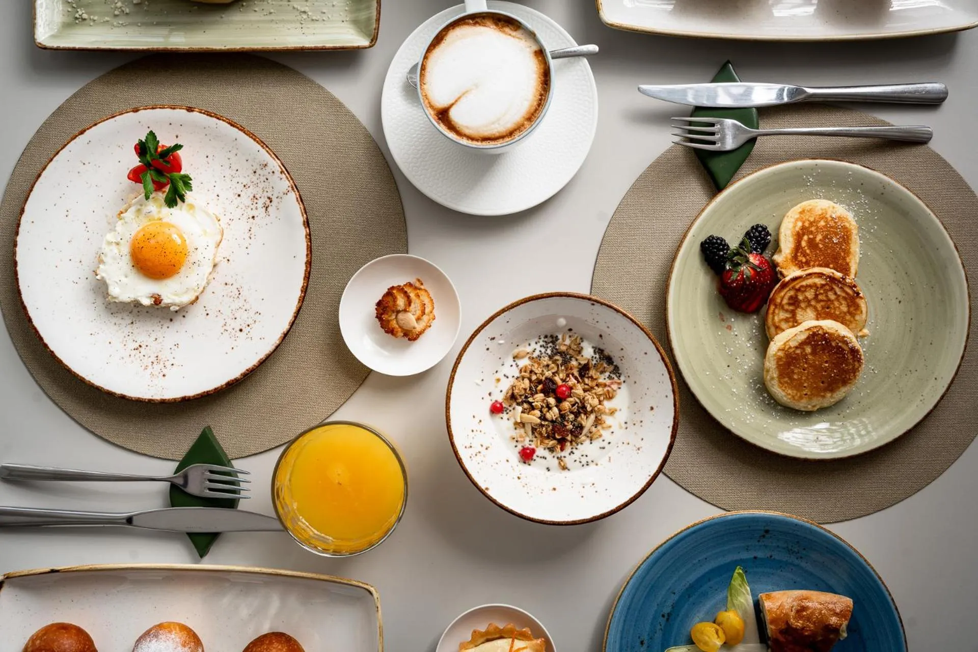 Breakfast in Hotel Eden Roc