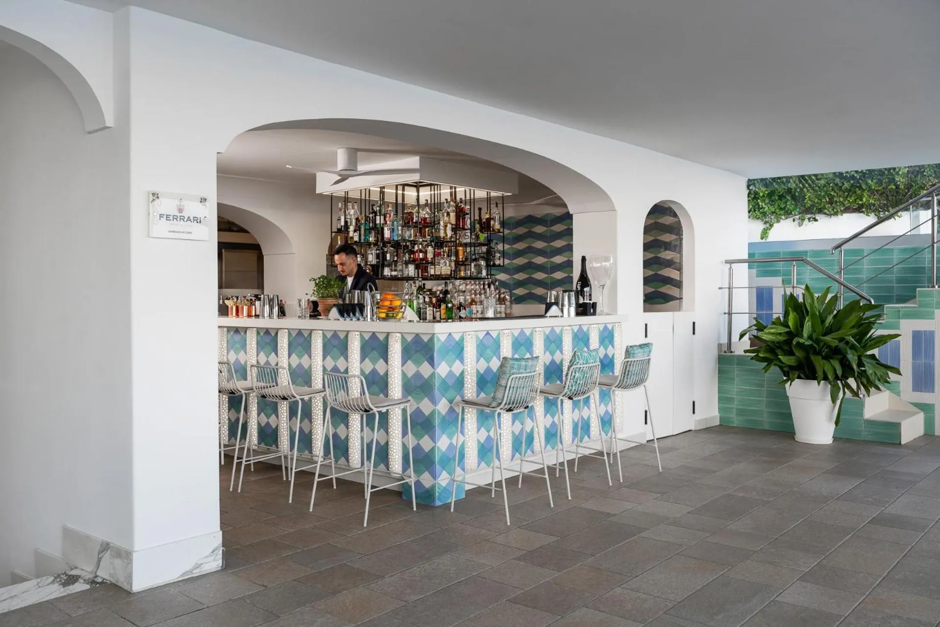 Restaurant/places to eat in Hotel Eden Roc