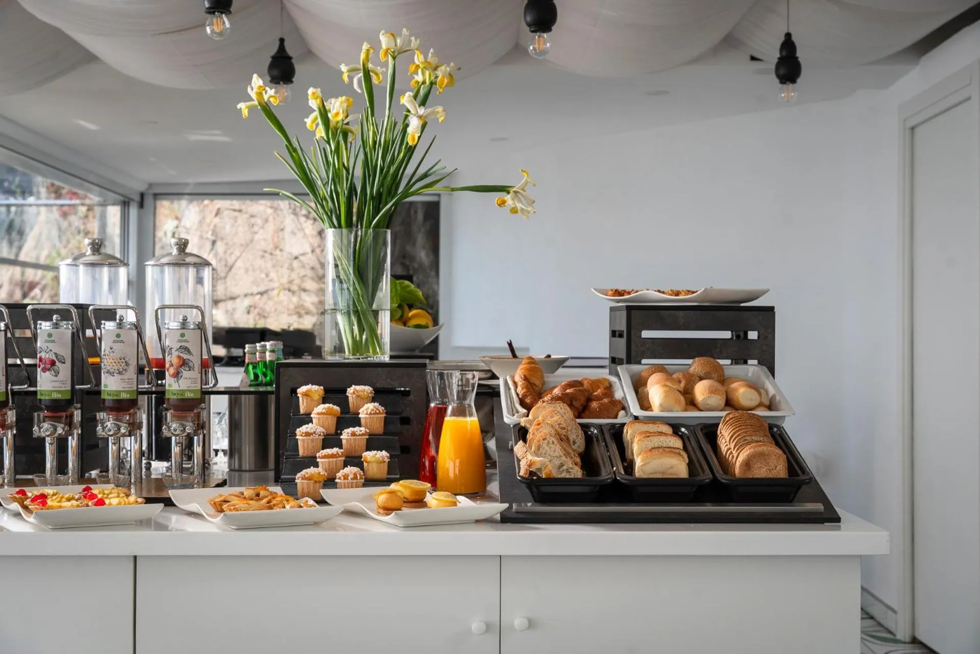 Breakfast in Hotel Eden Roc