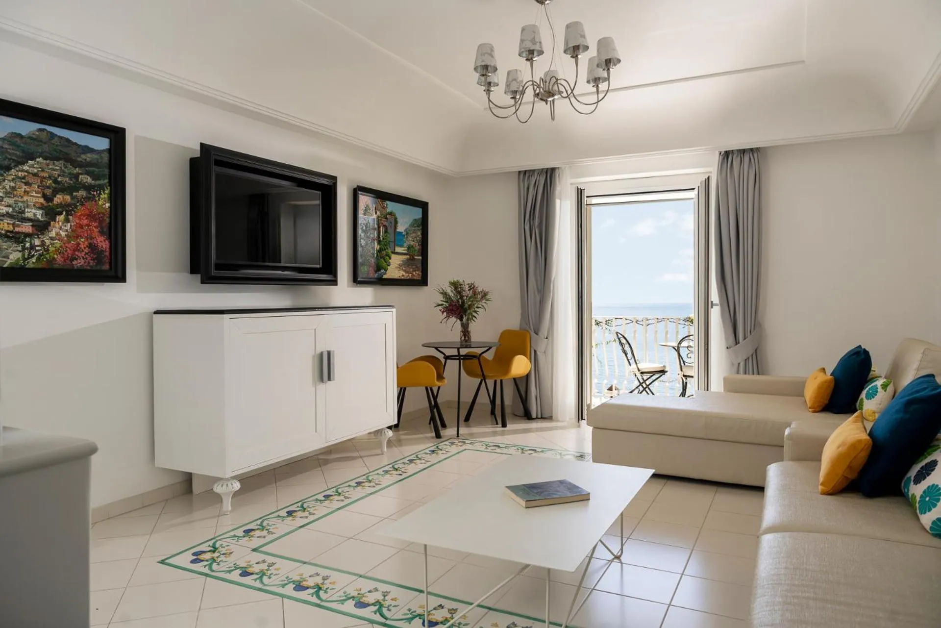 Living room in Hotel Eden Roc