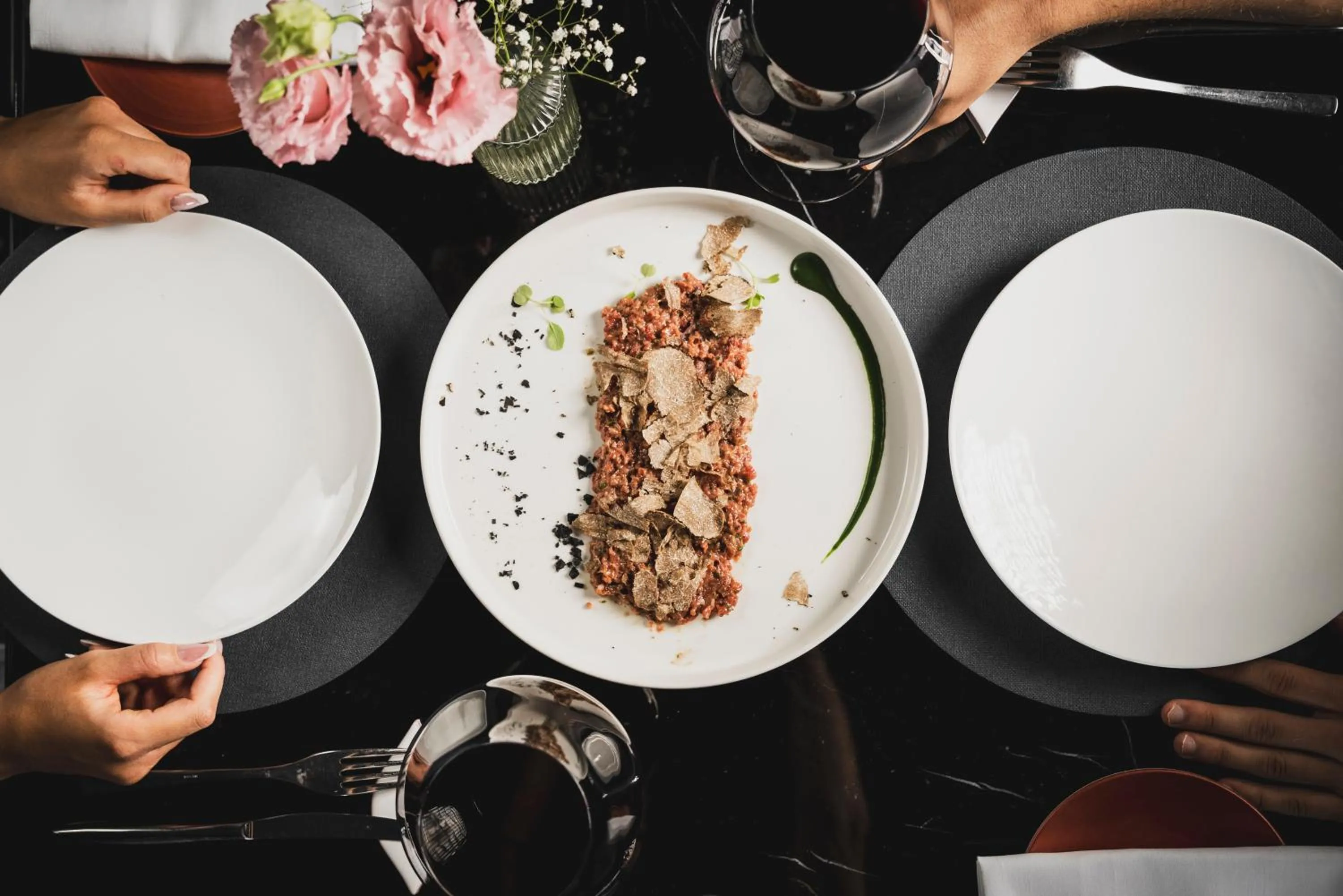 Restaurant/places to eat in Hotel Eden Roc