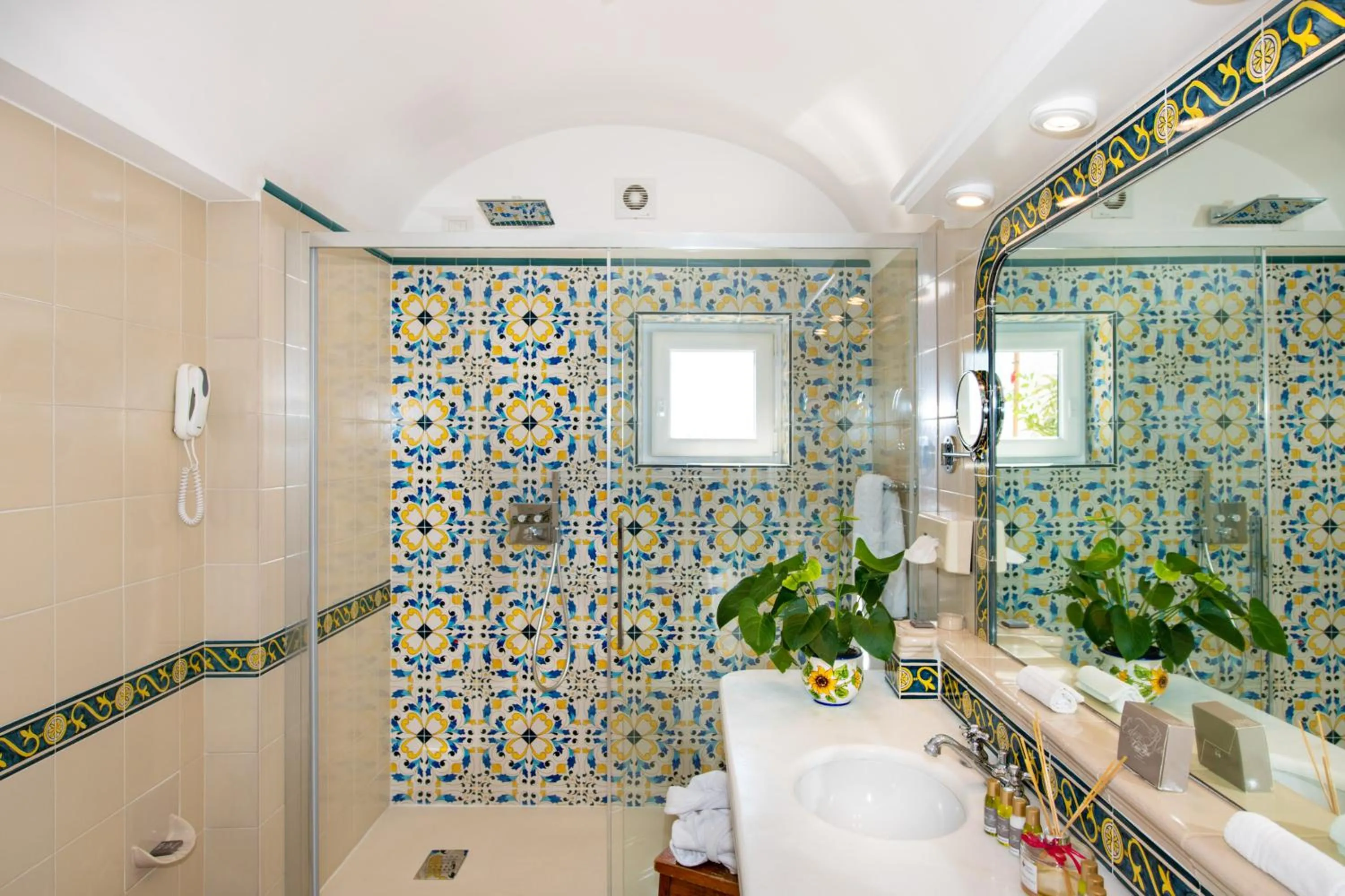 Shower in Hotel Eden Roc