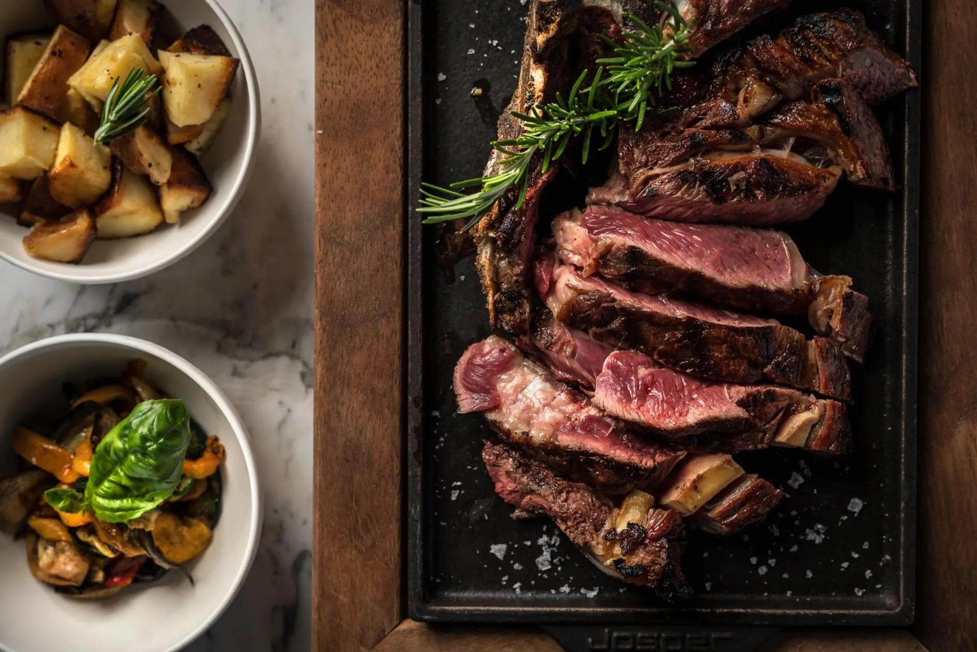 Restaurant/places to eat in Hotel Eden Roc