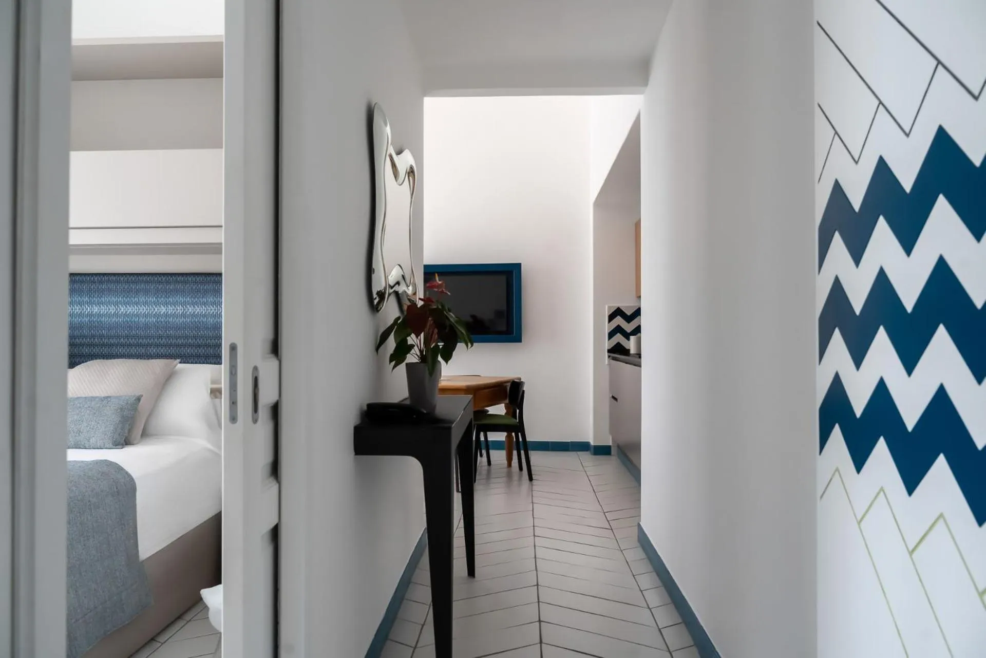 Decorative detail, Bed in Hotel Eden Roc