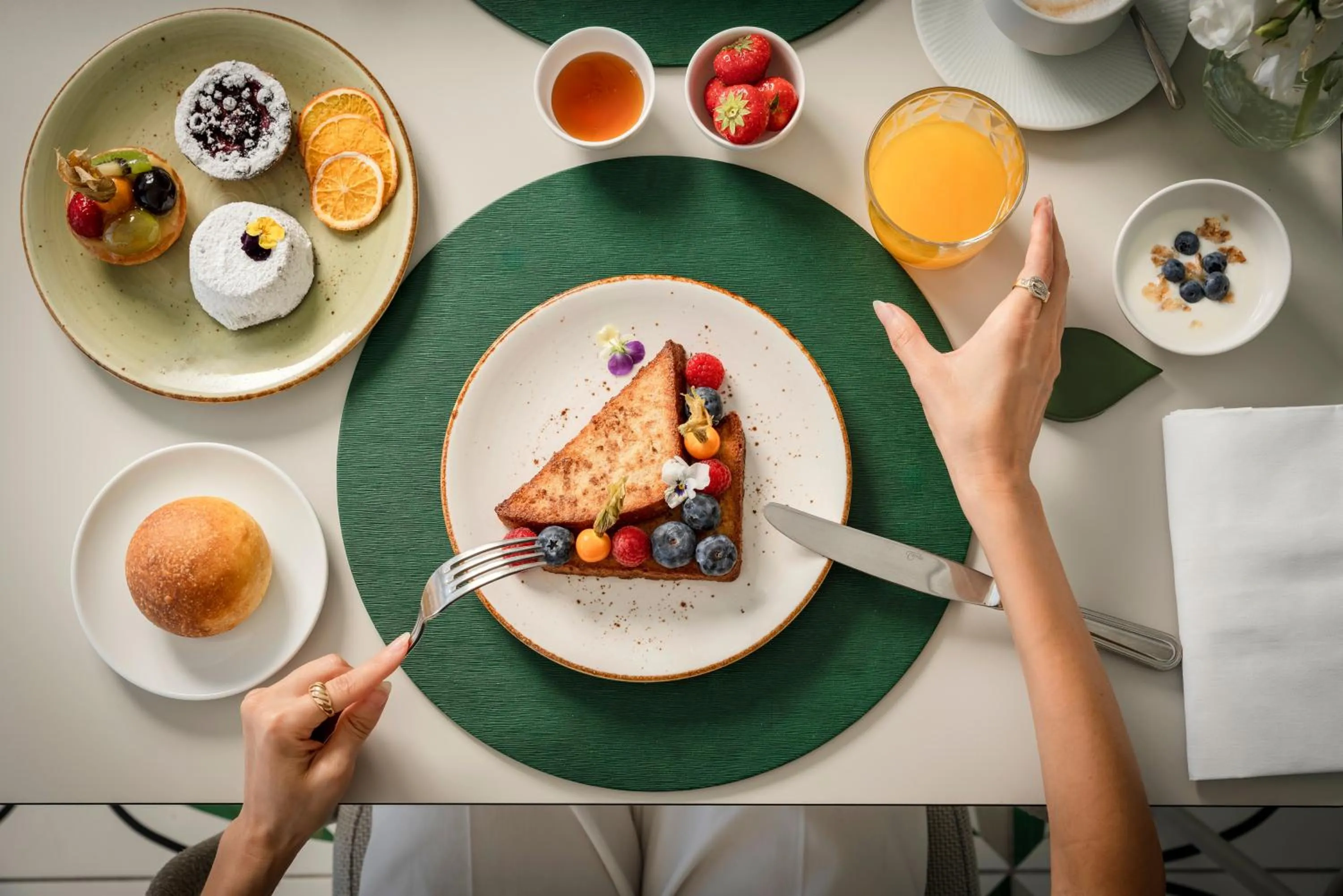 Breakfast in Hotel Eden Roc