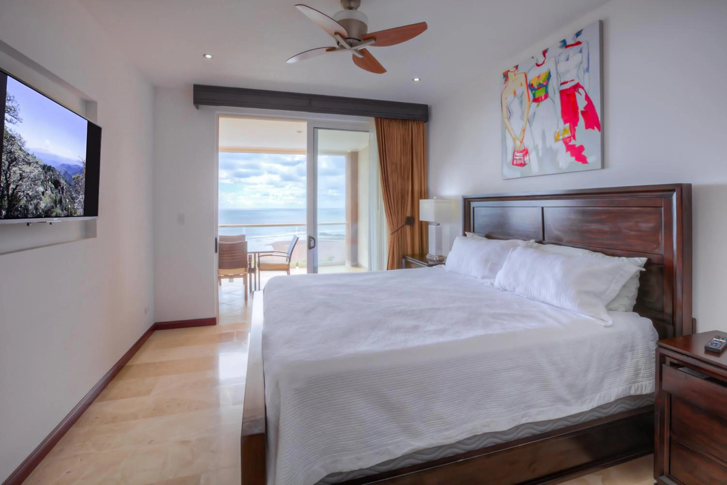 Bed in Breakwater Point 603