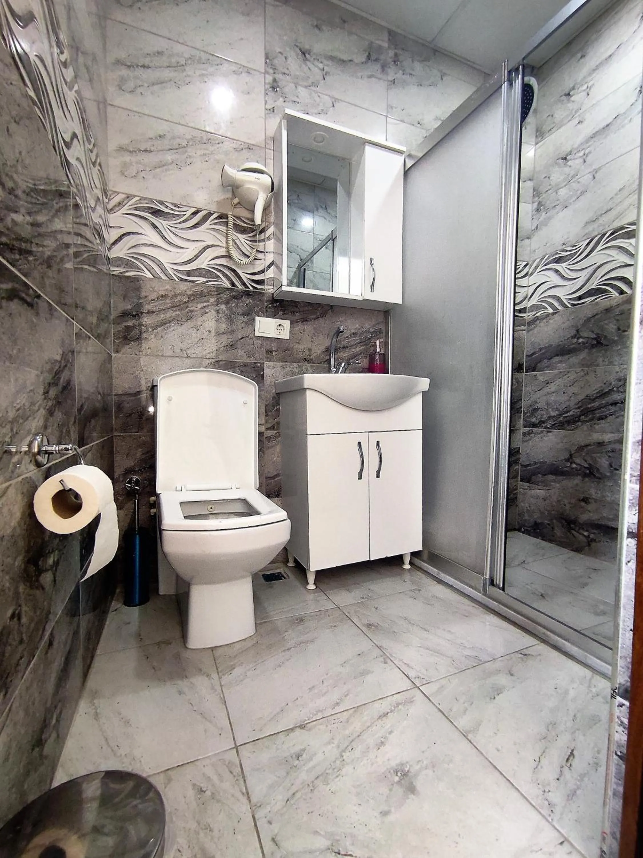 Toilet in Grafen Hotel