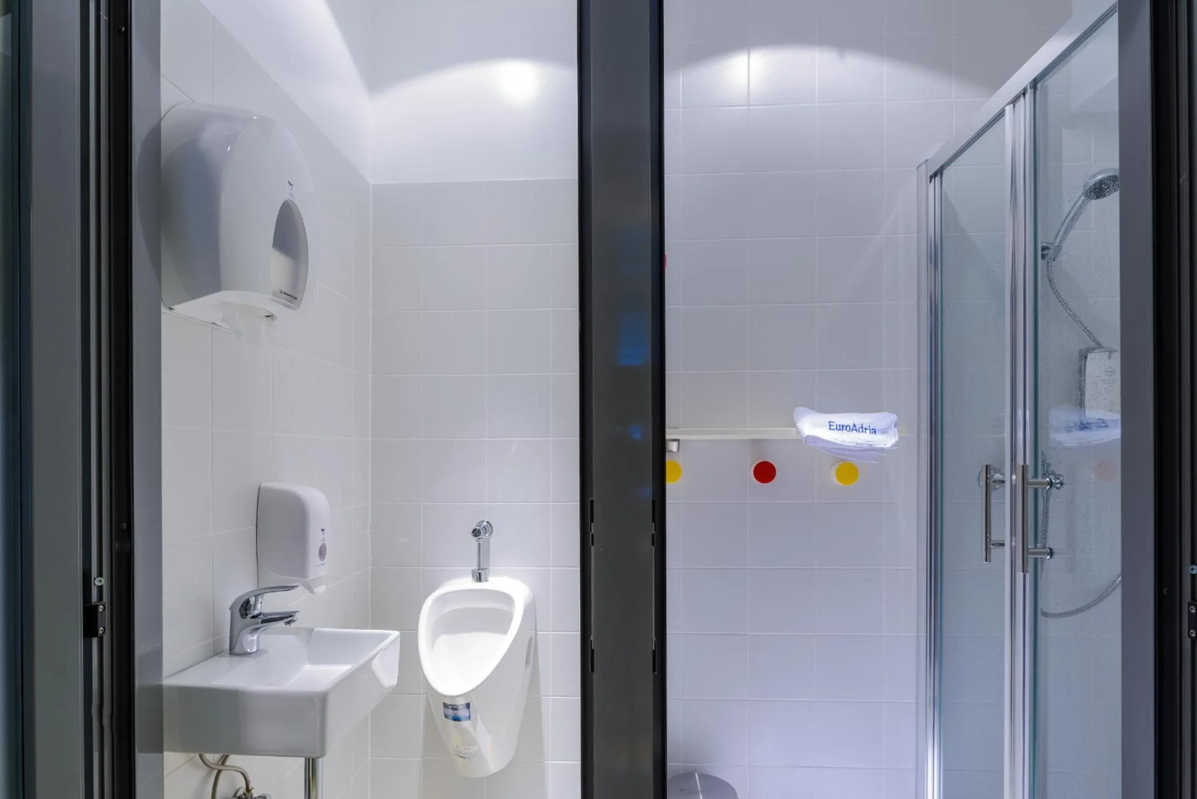 Shower in Hostel Sea Breeze