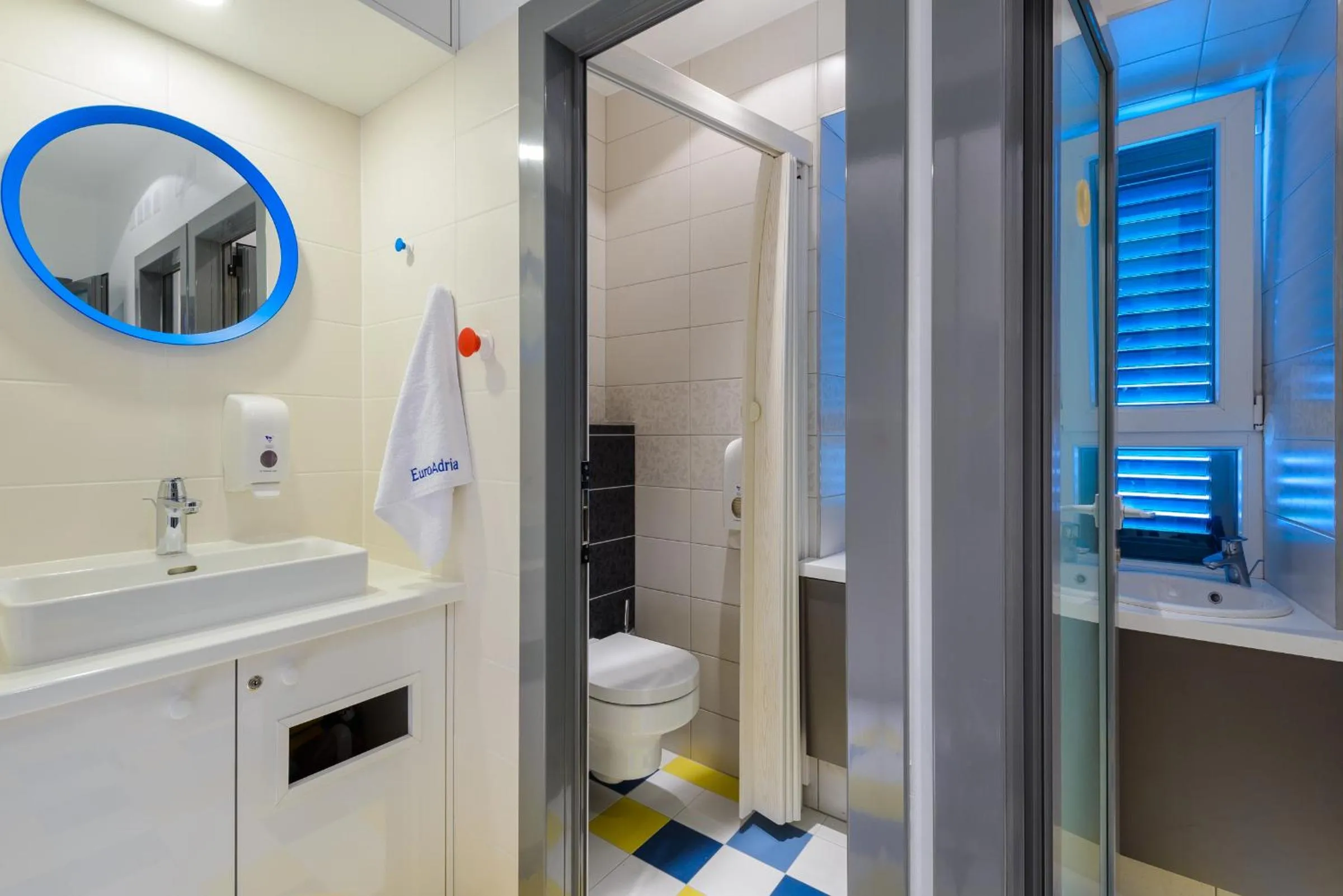 Shower in Hostel Sea Breeze