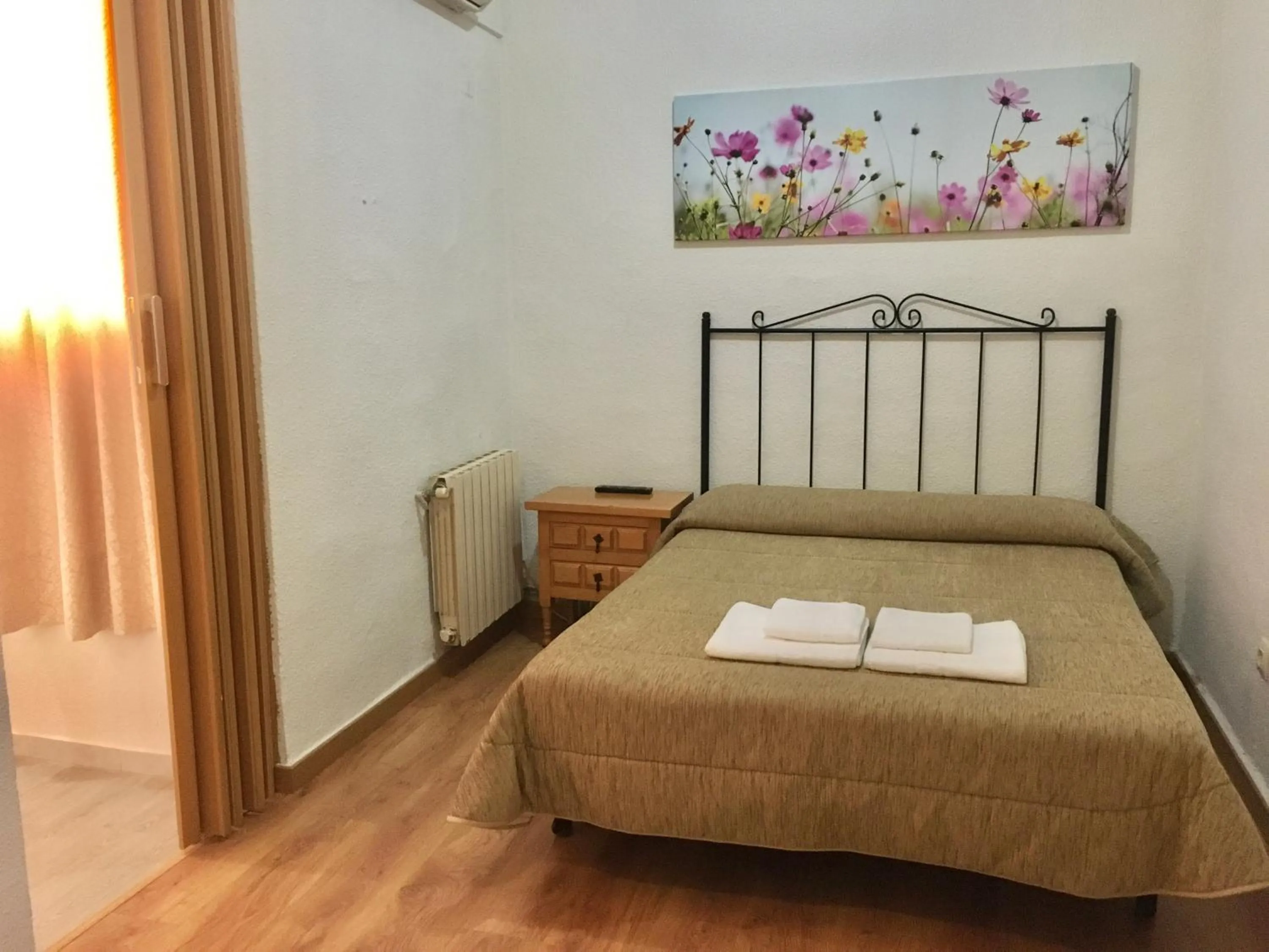 Bed in Hostal Santa Barbara