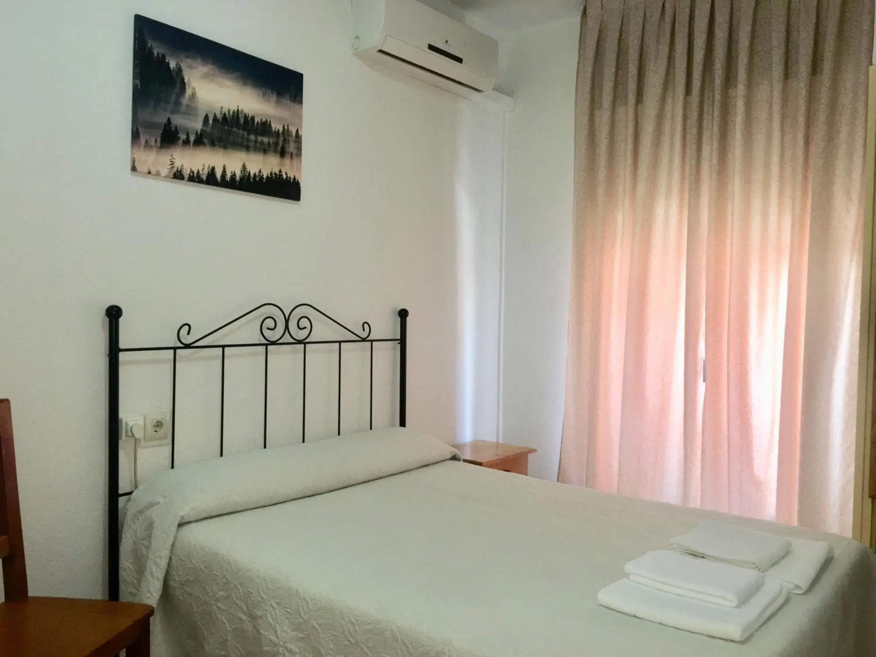 Double Room in Hostal Santa Barbara Double Room in Hostal Santa Barbara