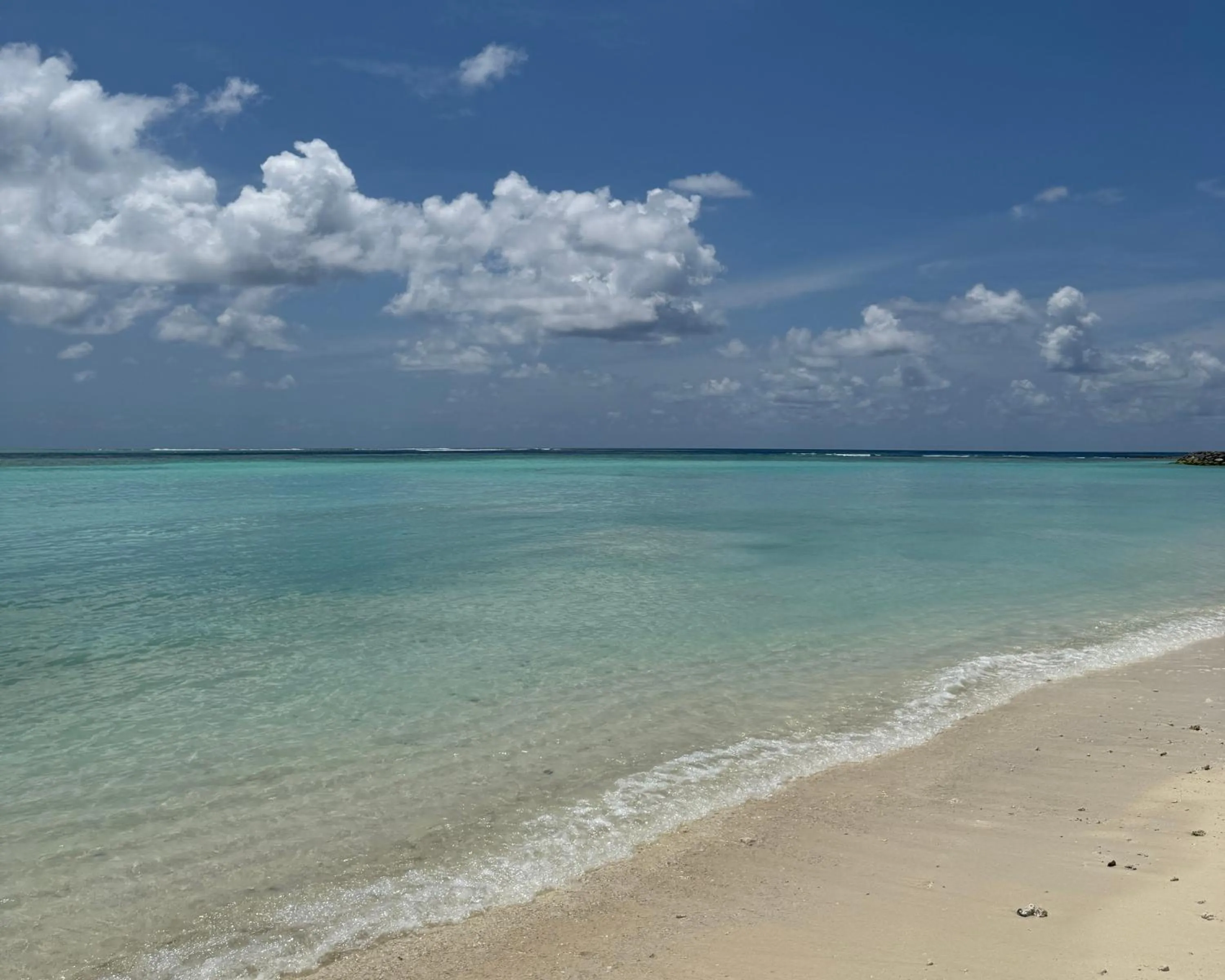 Beach in Avyanna Gulhi Beach Hotel