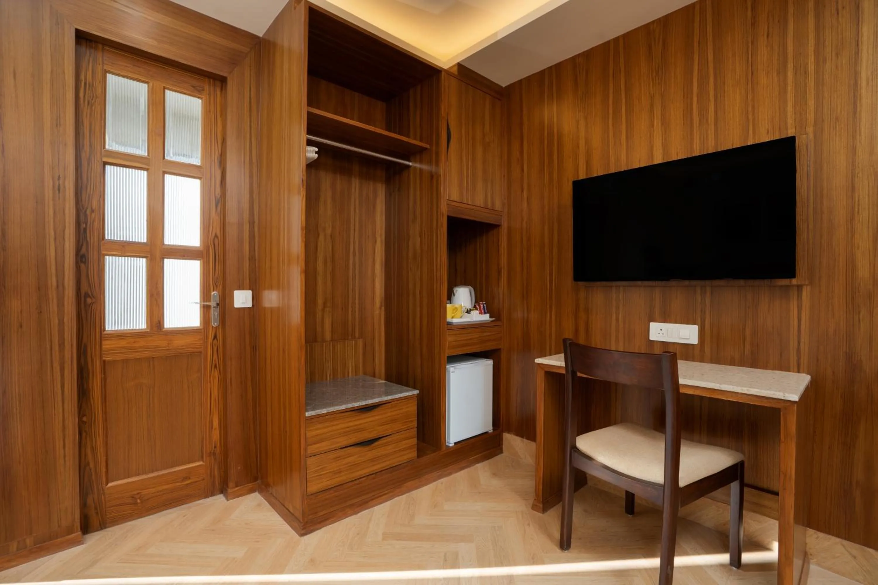 TV and multimedia in Bloom Boutique l Sector 45 Gurugram