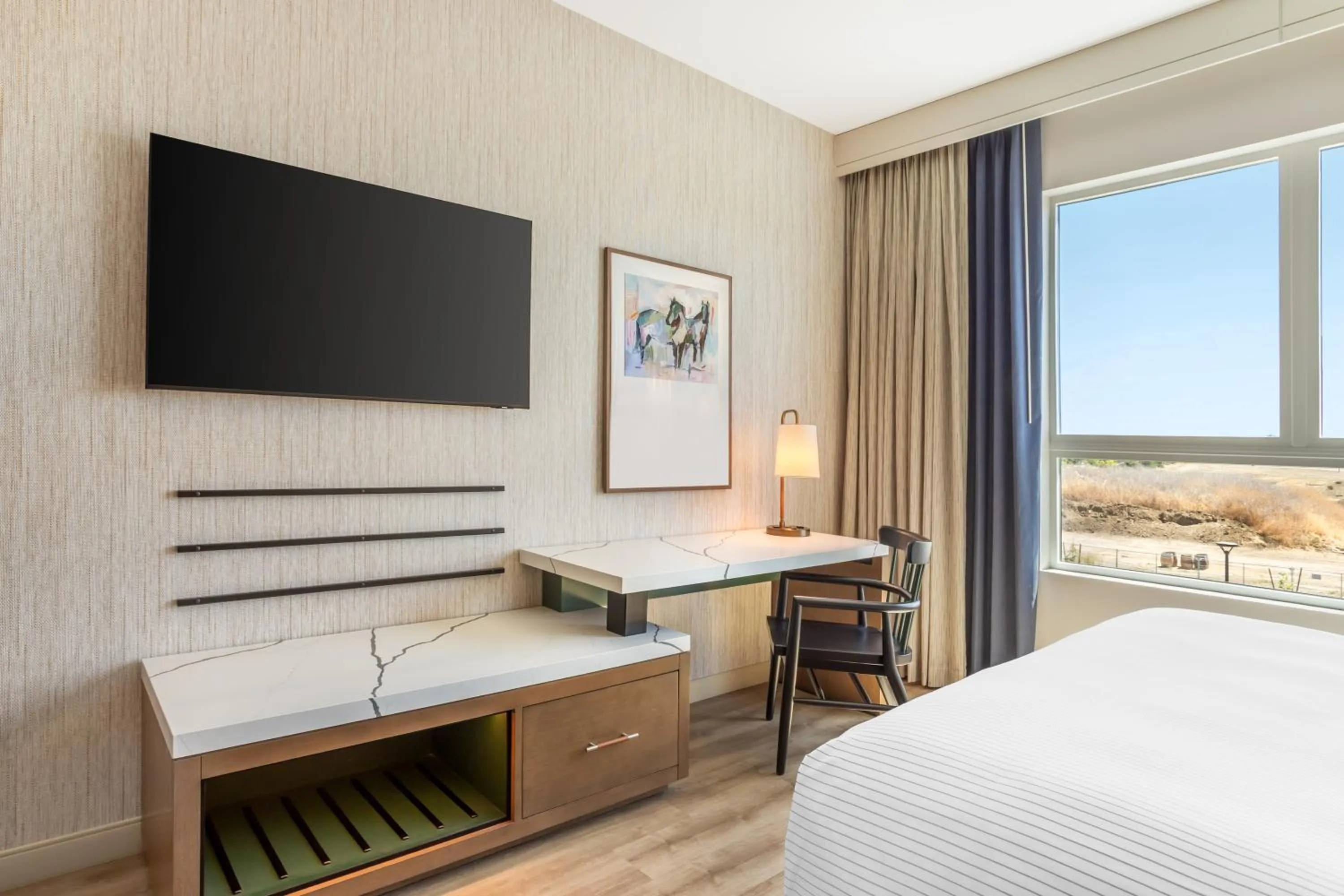 Bedroom, Bed in Cambria Hotel Templeton - Paso Robles