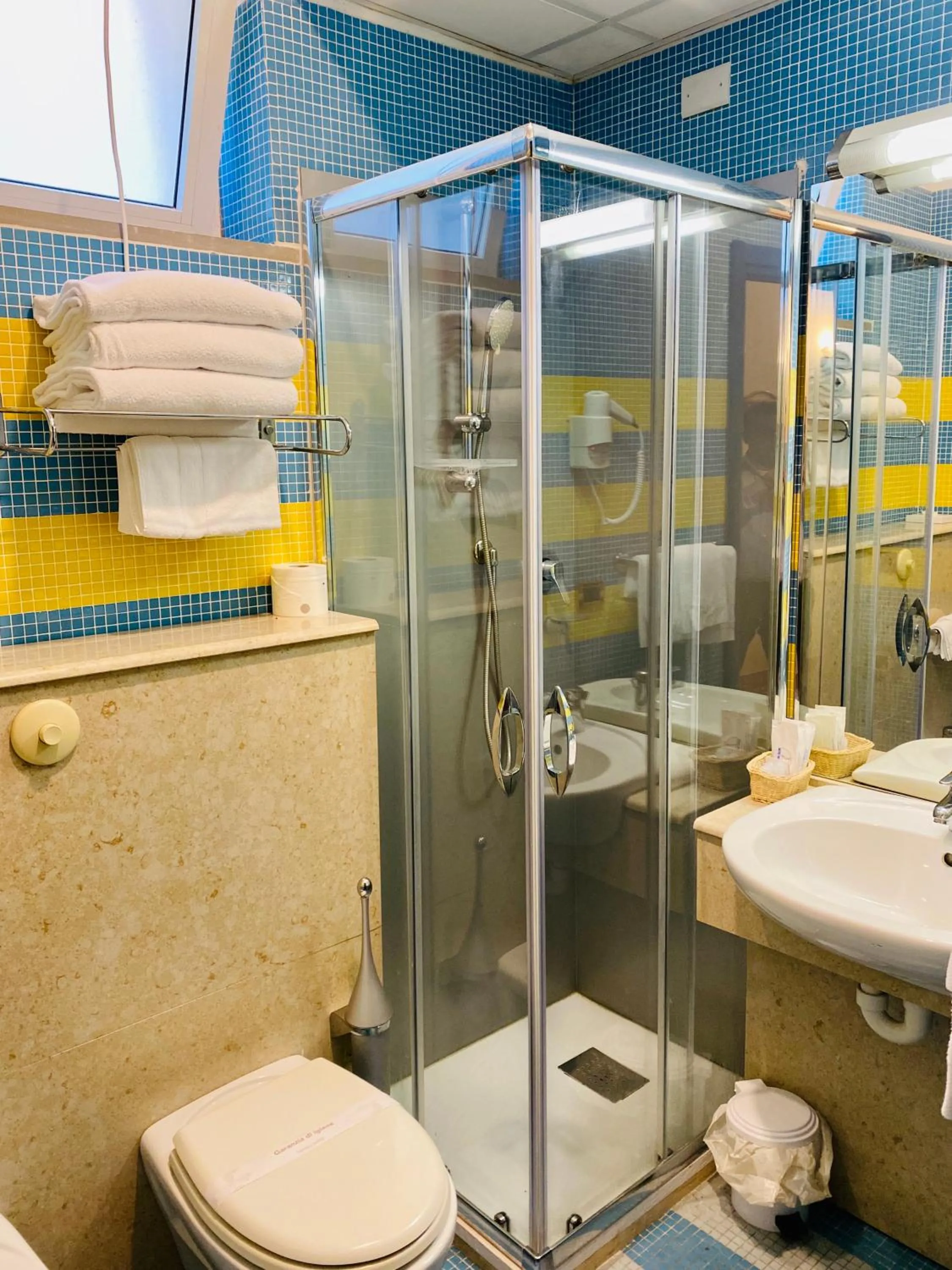 Bathroom in Hotel Della Baia