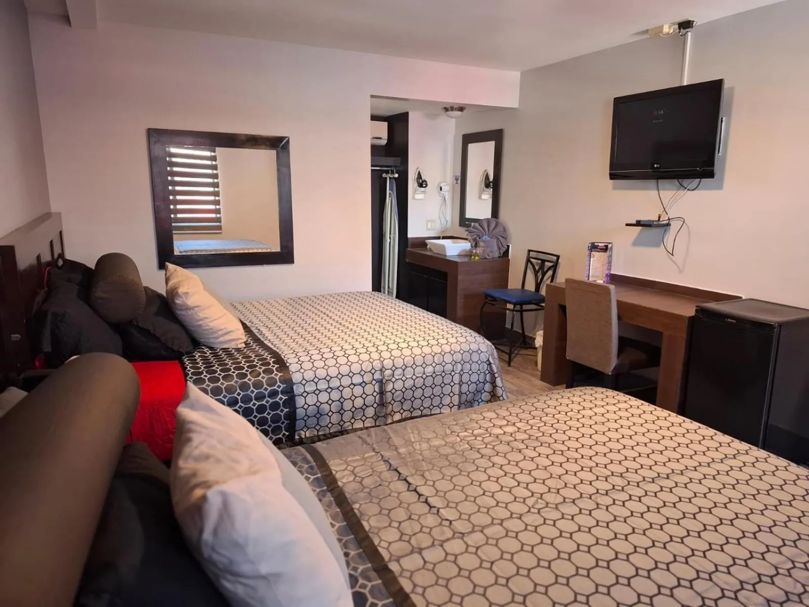 Bed in Lizvan Hotel-Motel