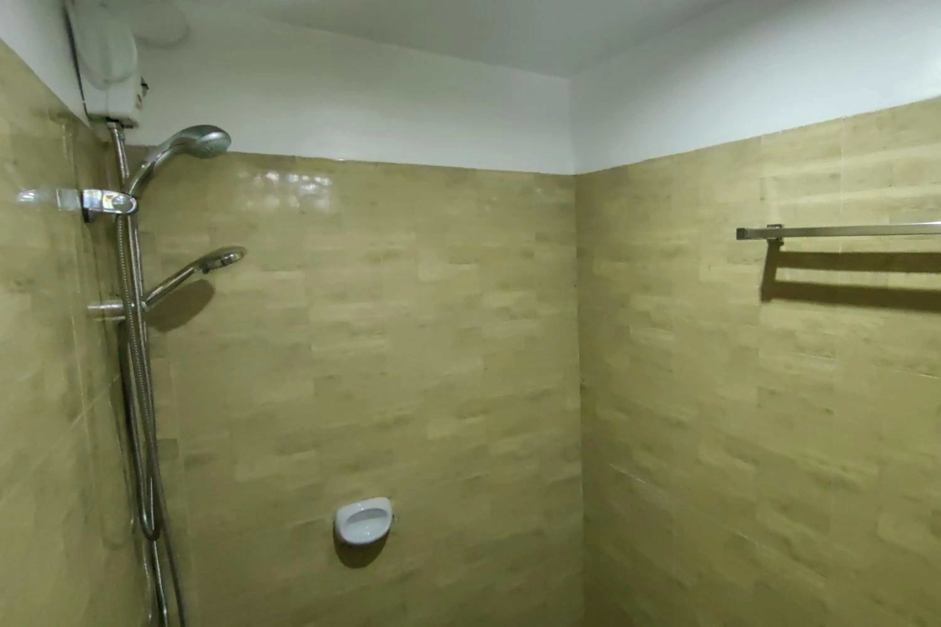 Bathroom in Inn Ka Kay Mame near SM City Puerto Princesa