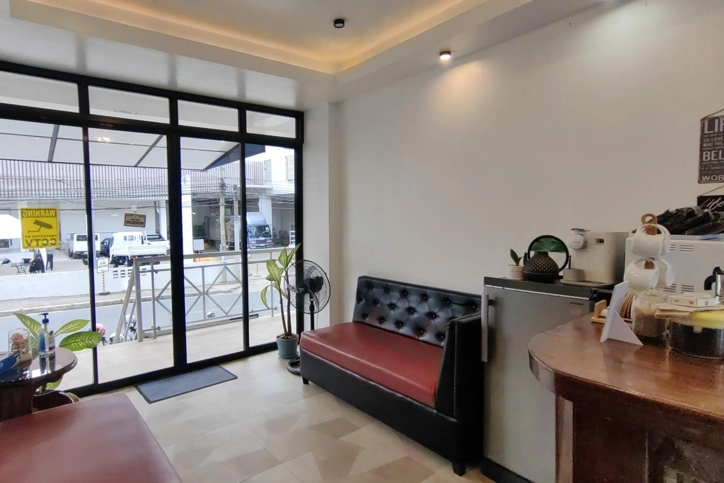 Lobby or reception in Inn Ka Kay Mame near SM City Puerto Princesa