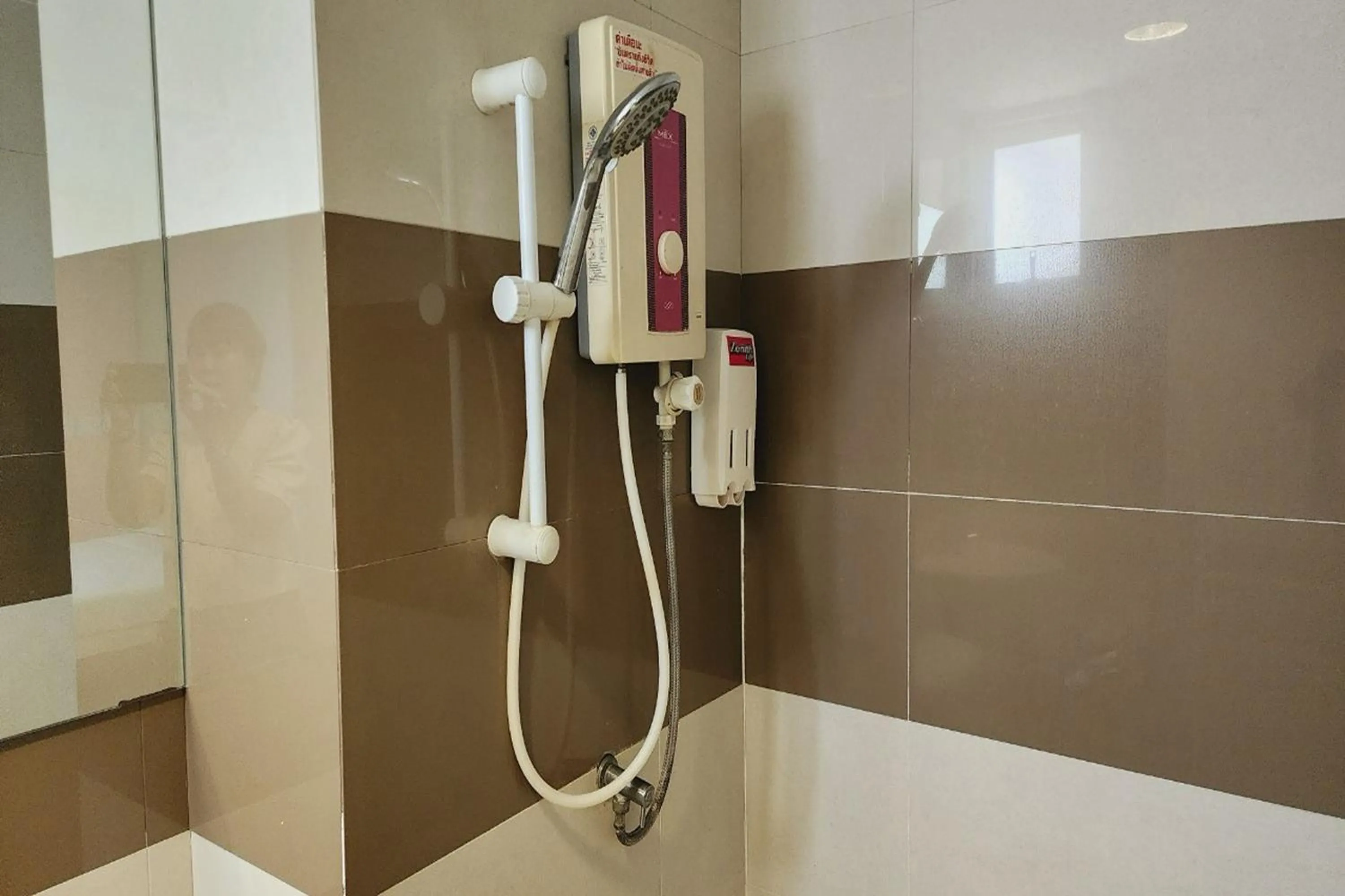 Shower in Zenith Life Hotel
