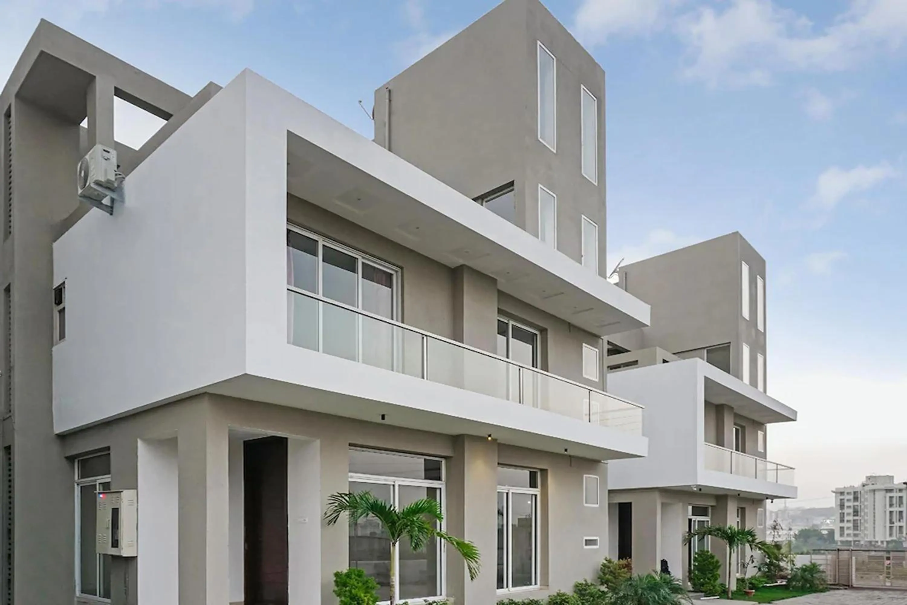 Property building in I Suites