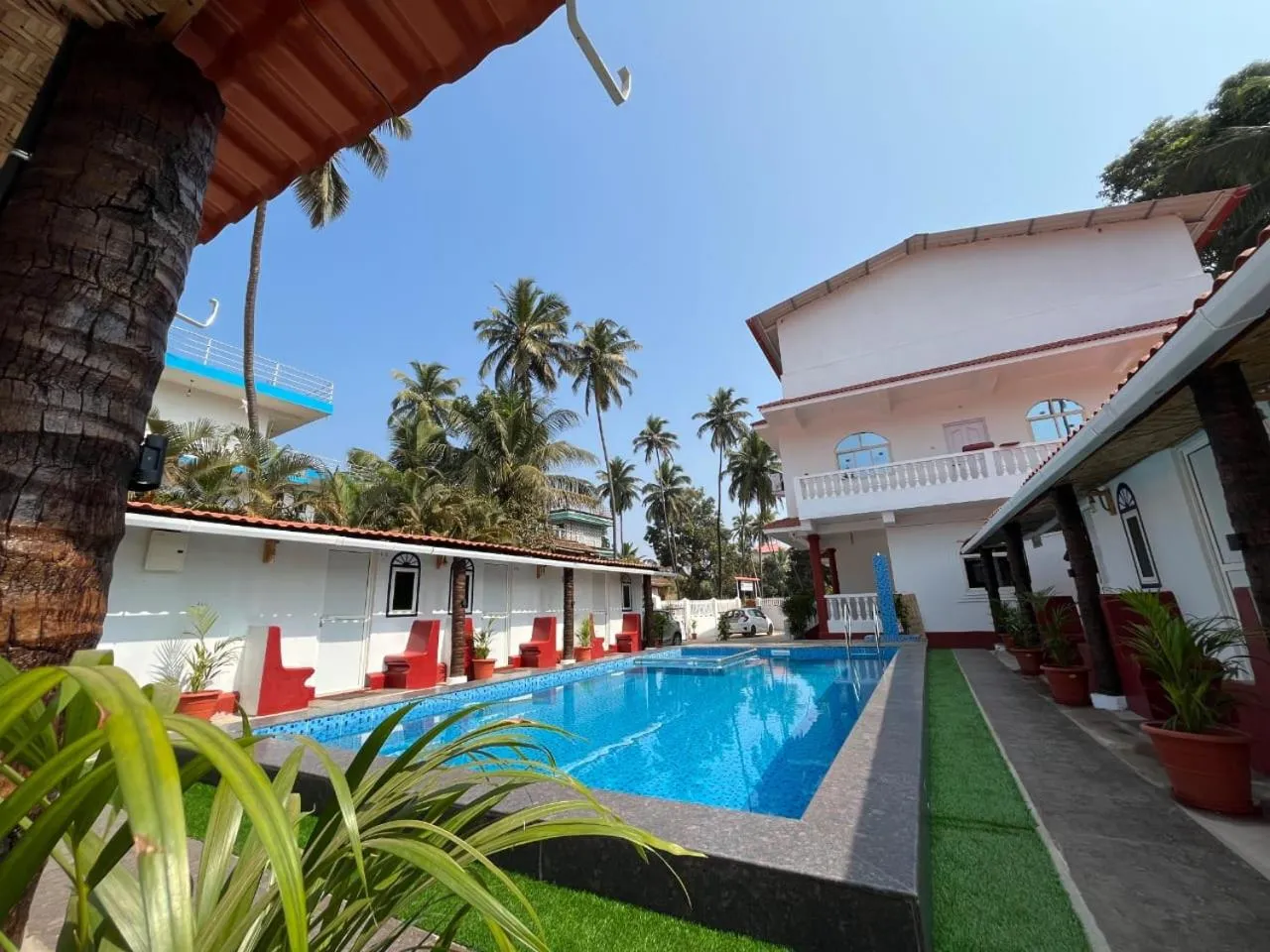 Day in La Paulo's Back to Basic Beach Resort