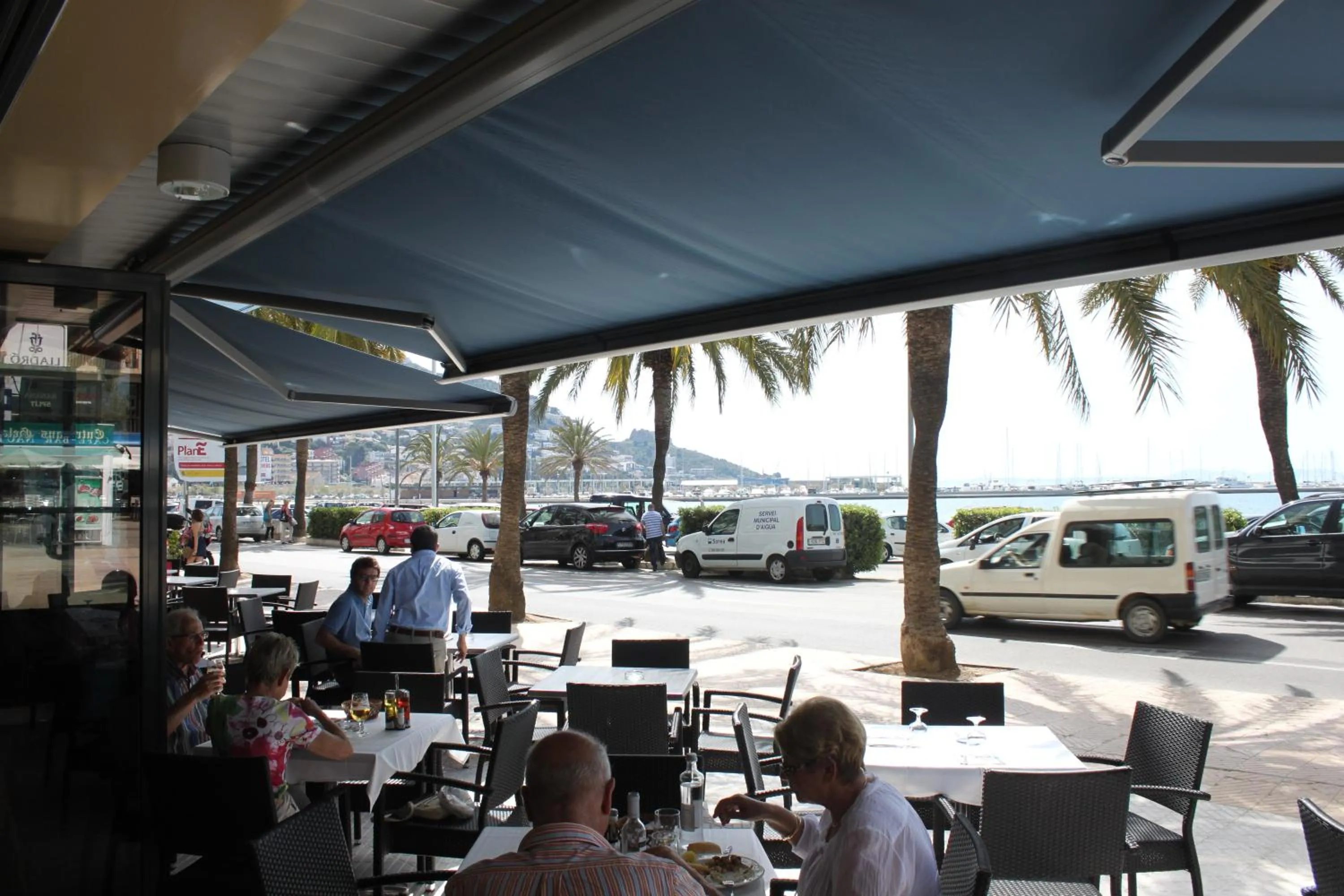 Restaurant/places to eat in Hotel Risech