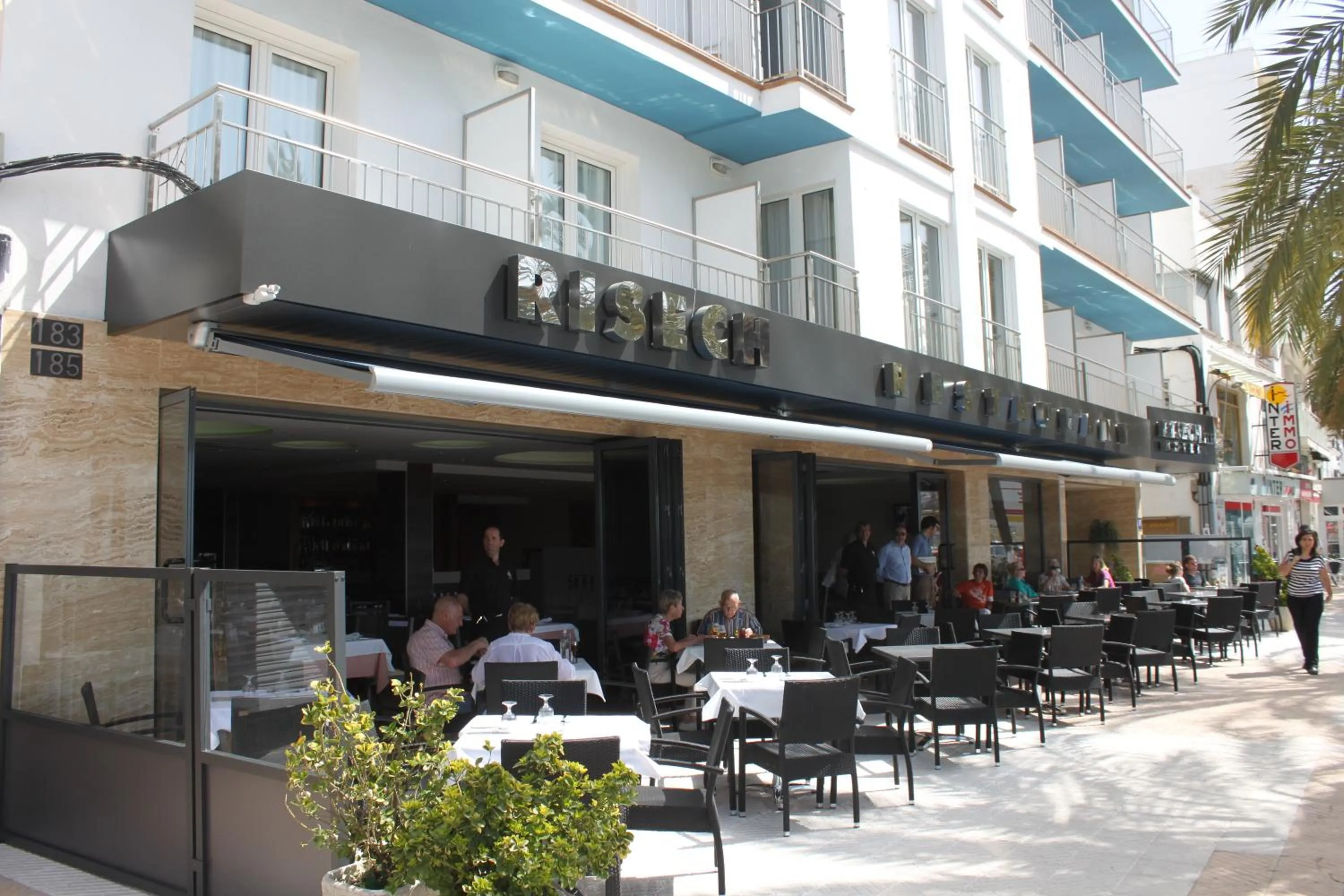 Facade/entrance in Hotel Risech