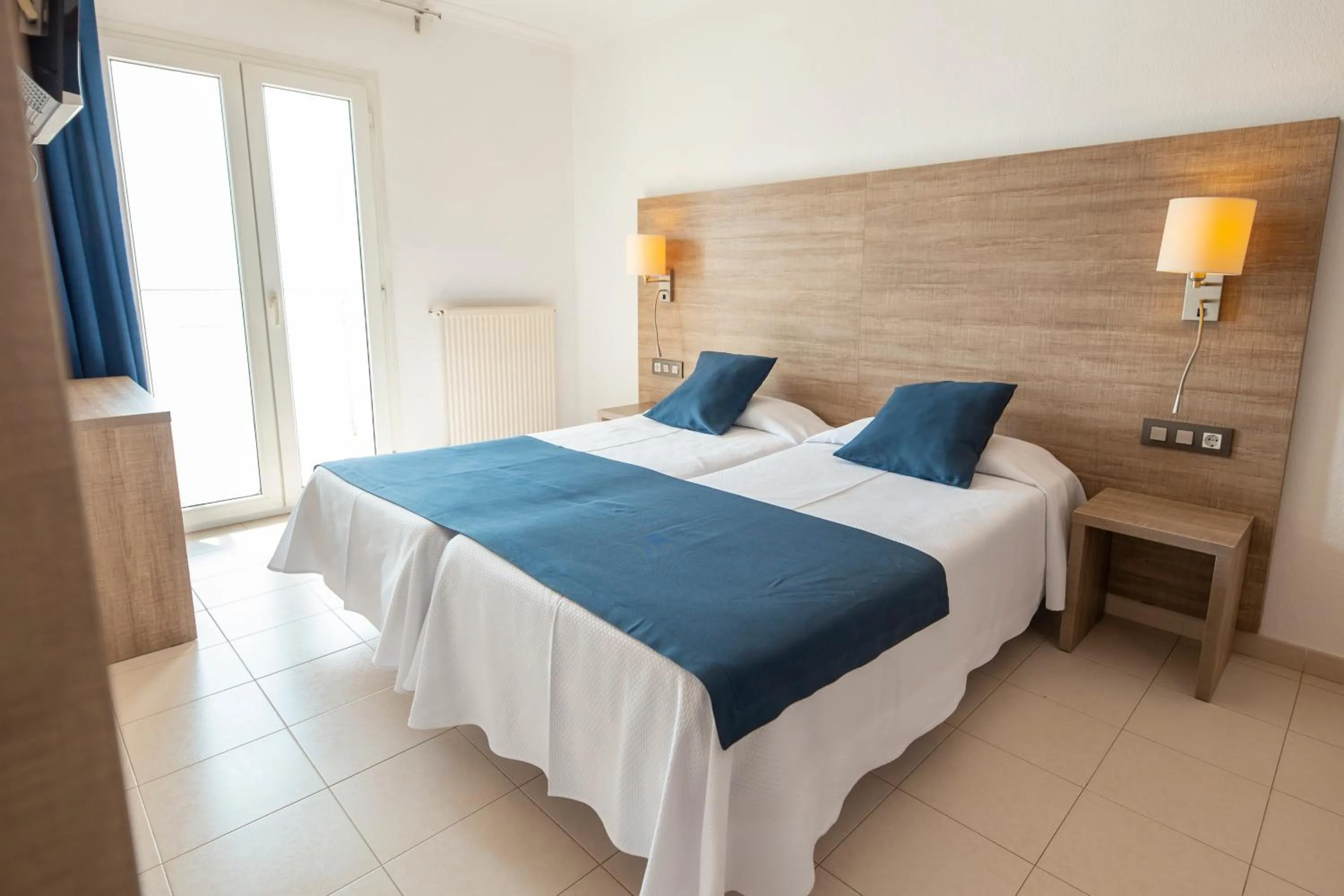 Photo of the whole room, Bed in Hotel Risech