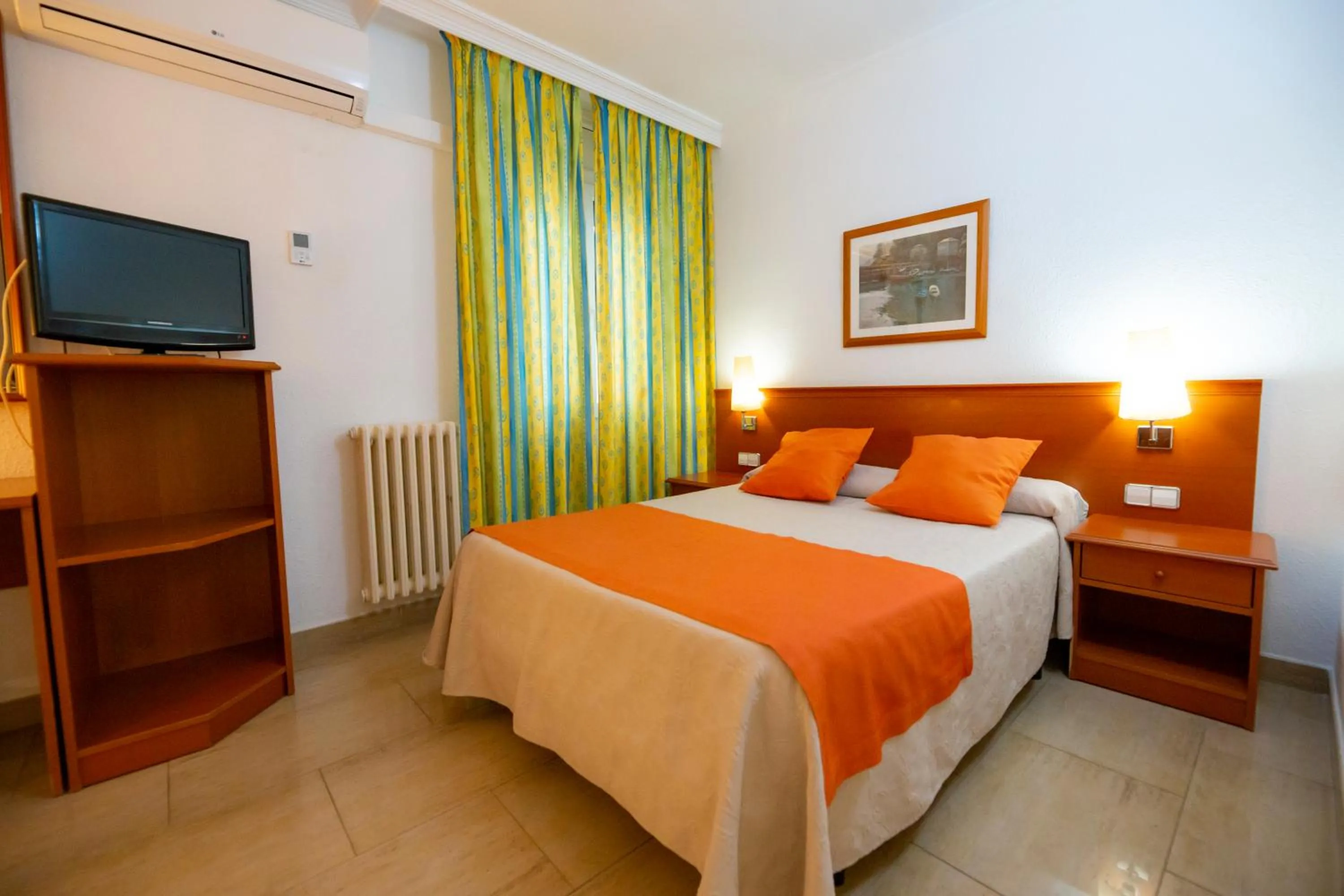 Bedroom, Bed in Hotel Risech