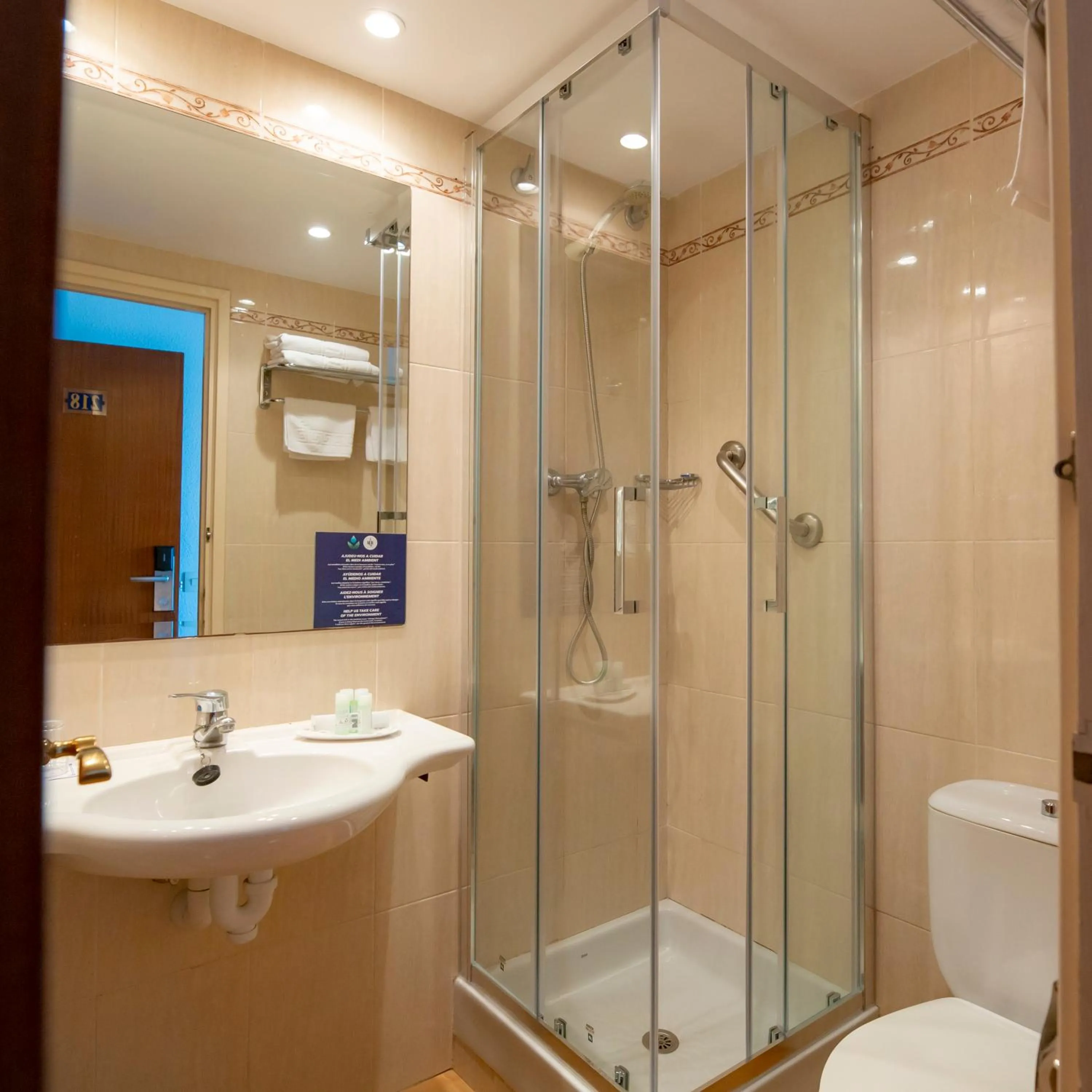 Bathroom in Hotel Risech