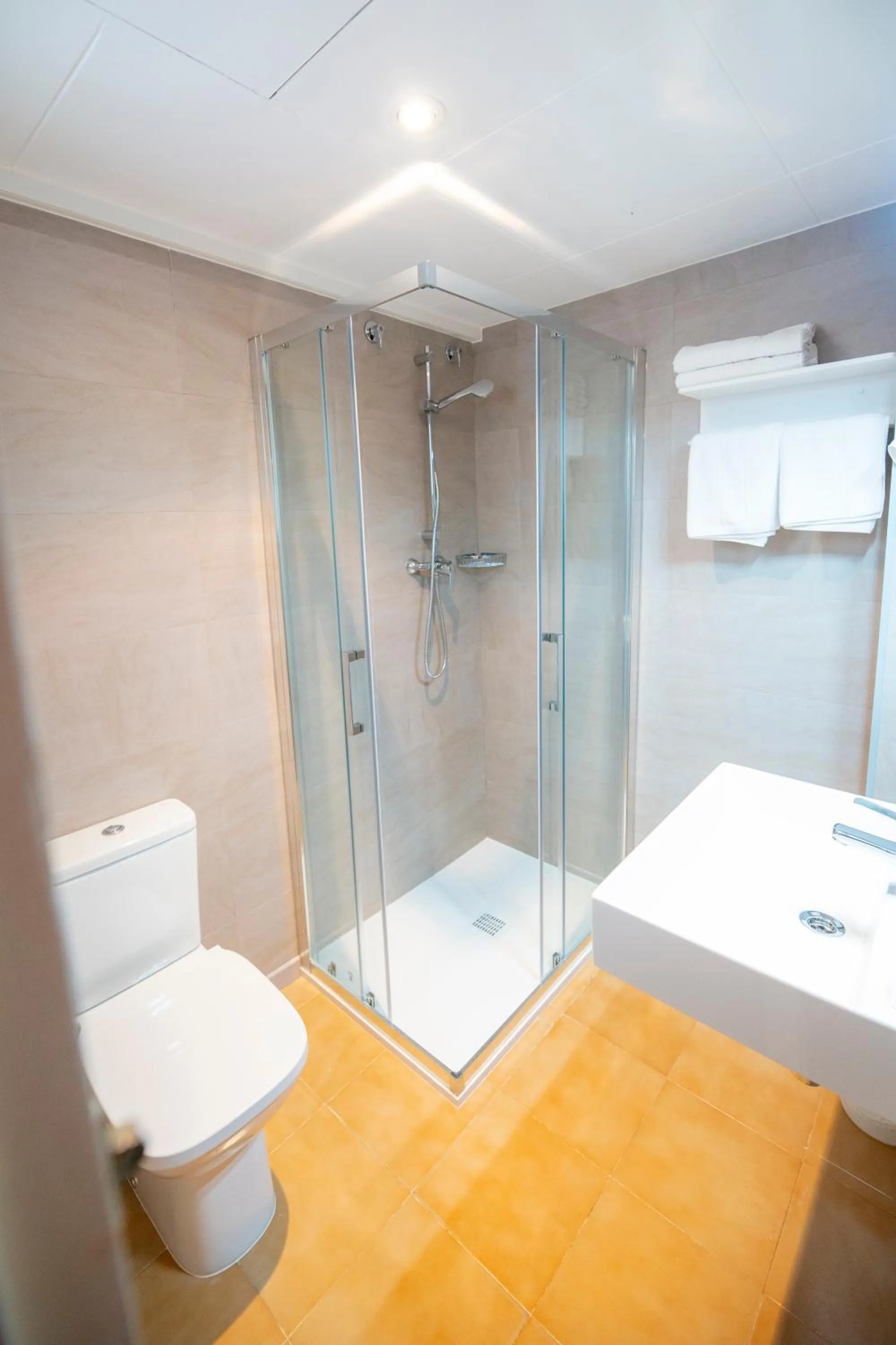 Bathroom in Hotel Risech