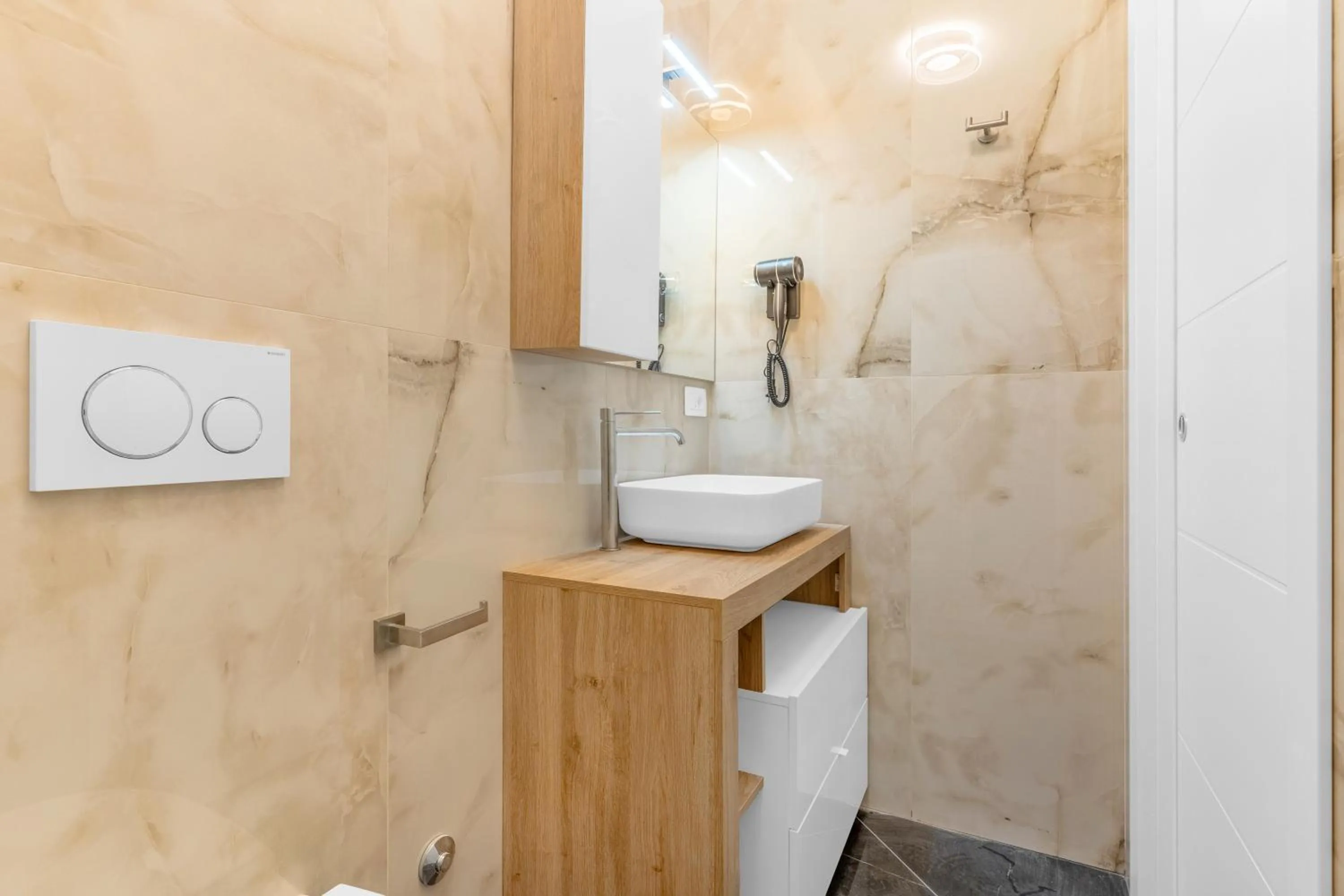 Bathroom in Ponale Suites Foresteria Lombarda