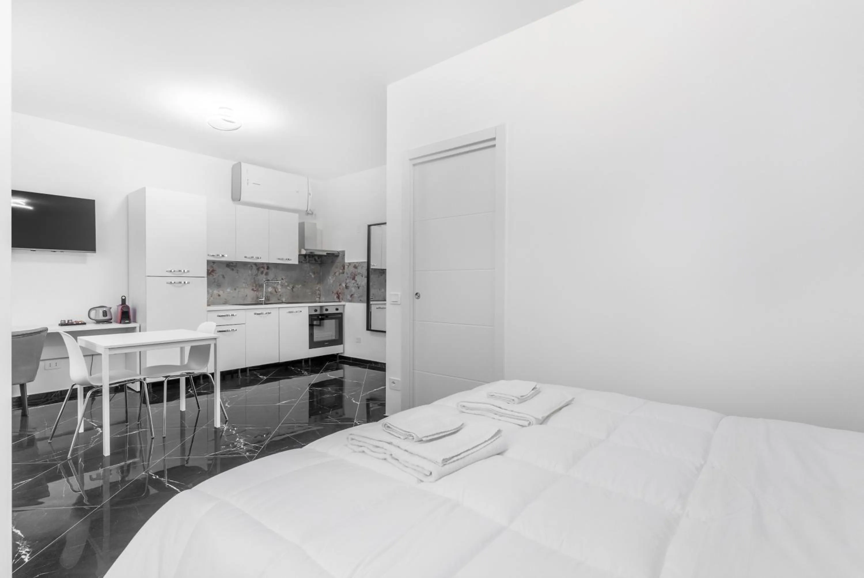 Bed in Ponale Suites Foresteria Lombarda