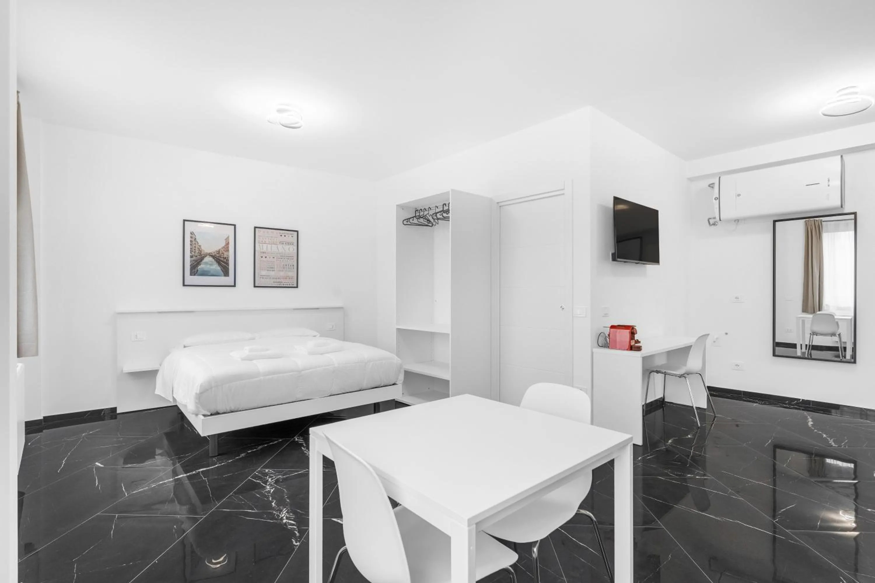 Bed in Ponale Suites Foresteria Lombarda