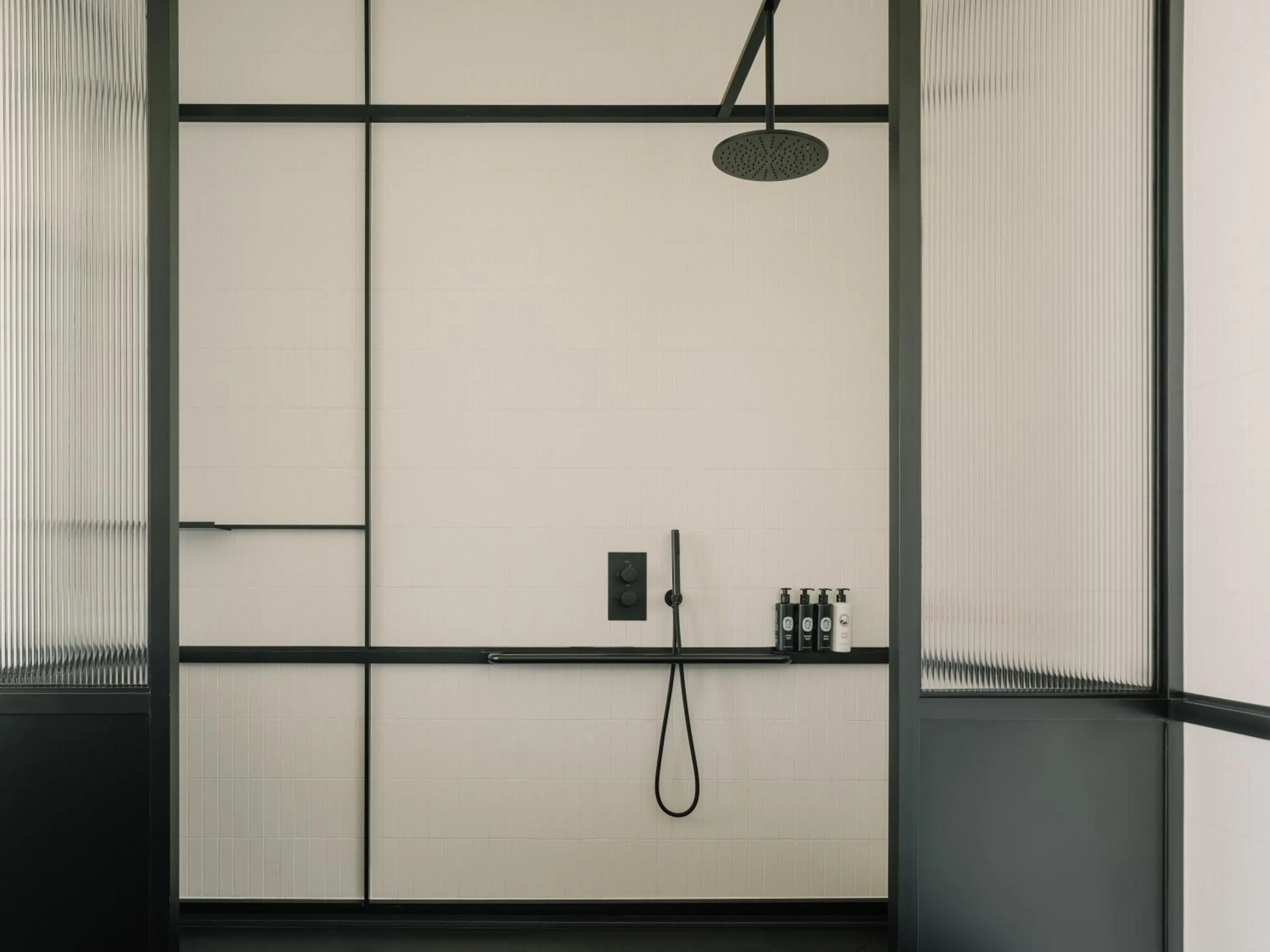 Shower in The Telegraph Hotel - The Leading Hotels of the World