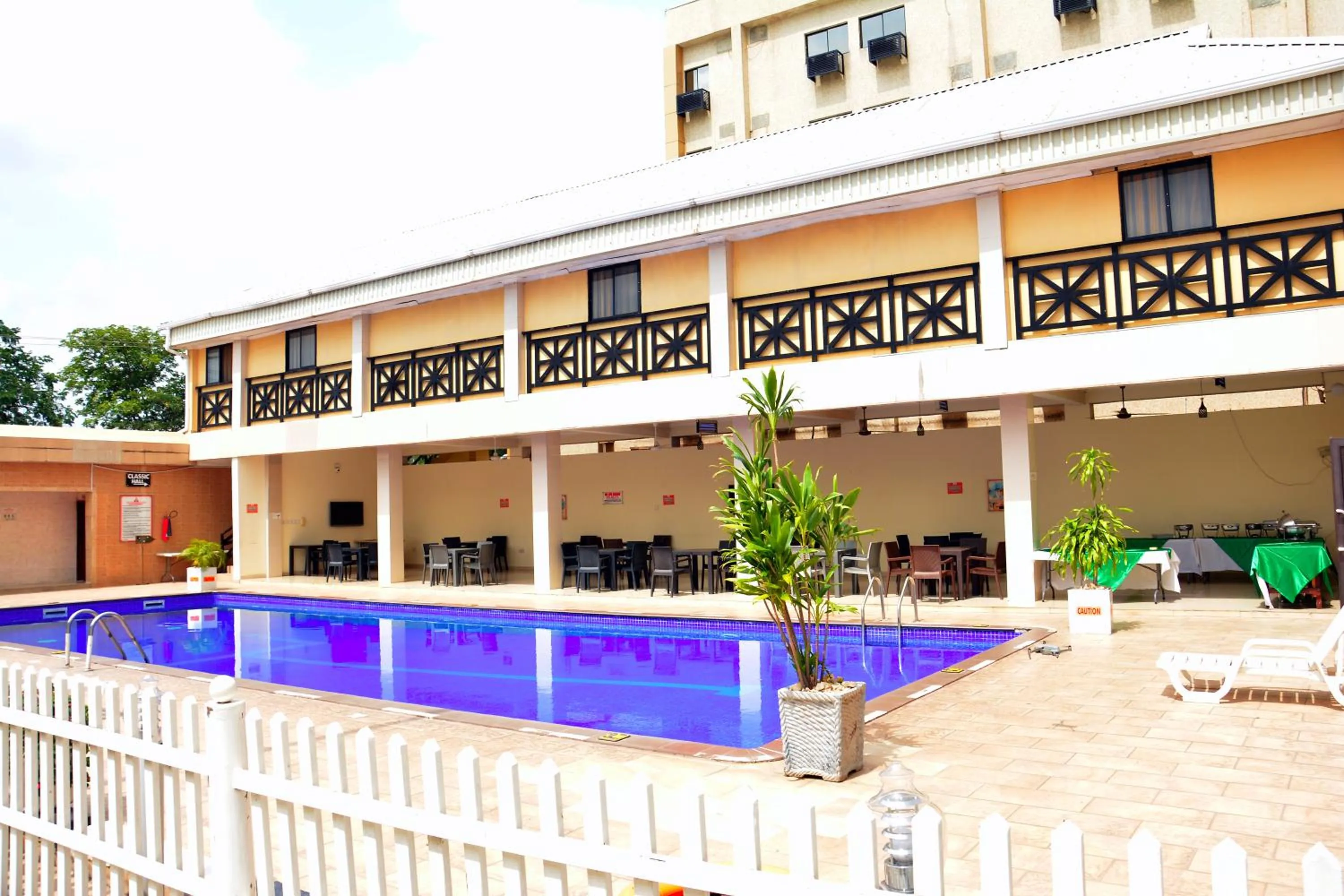 Swimming pool in Reiz Continental Hotel, Abuja