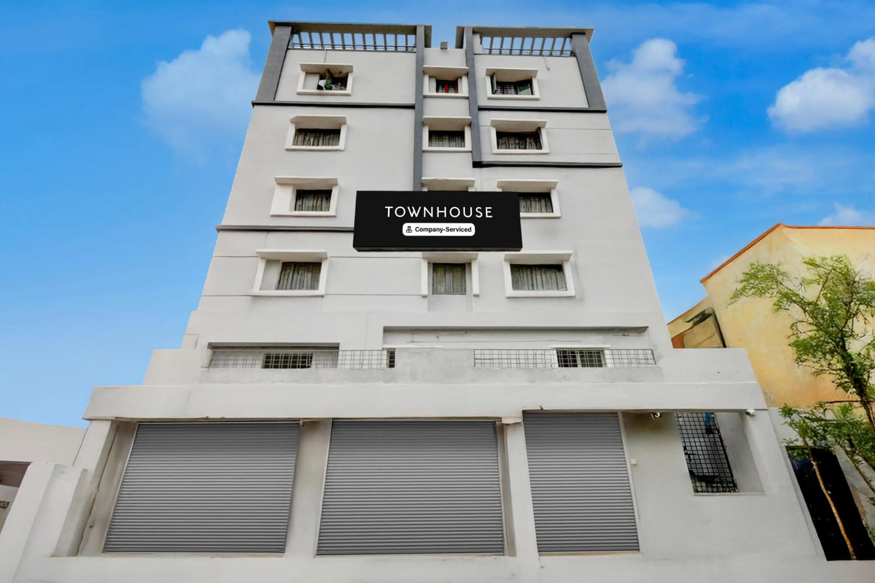Facade/entrance in Super Townhouse Vanasthalipuram Near Deer National Park